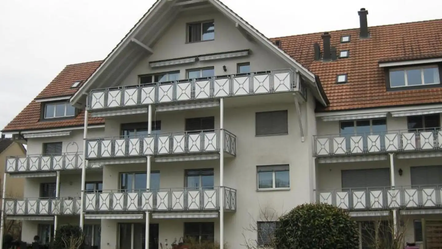 Tiefgaragenstellplatz mieten - Alte Poststrasse 1, 8172 Niederglatt ZH