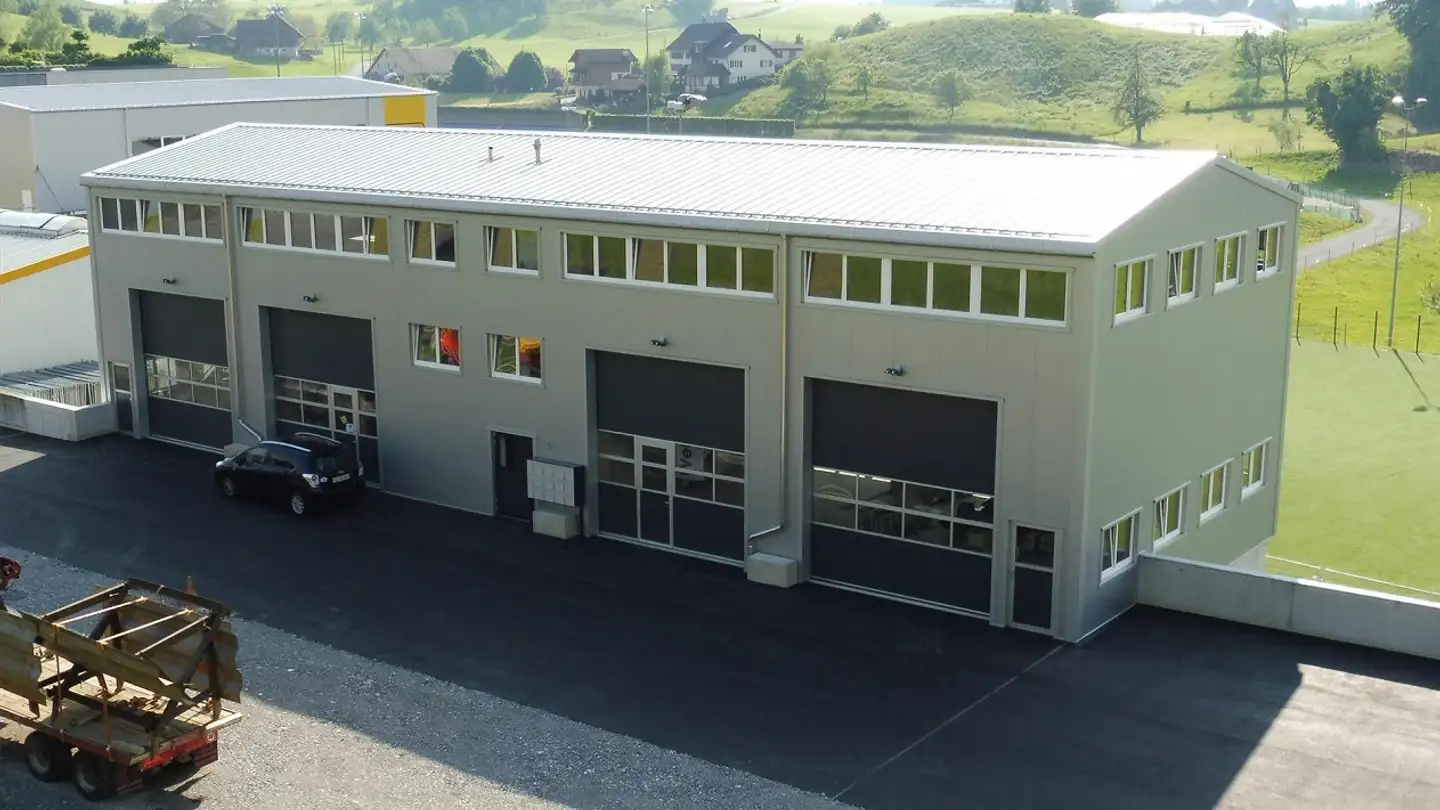 Commercial à louer - Weiherstrasse, 6353 Weggis - Photo 2