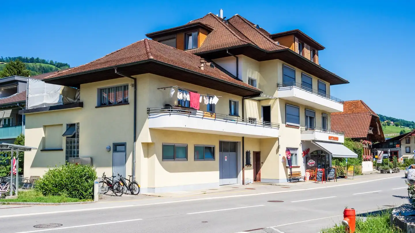 Attic flat for rent - Blumensteinstrasse 2, 3665 Wattenwil