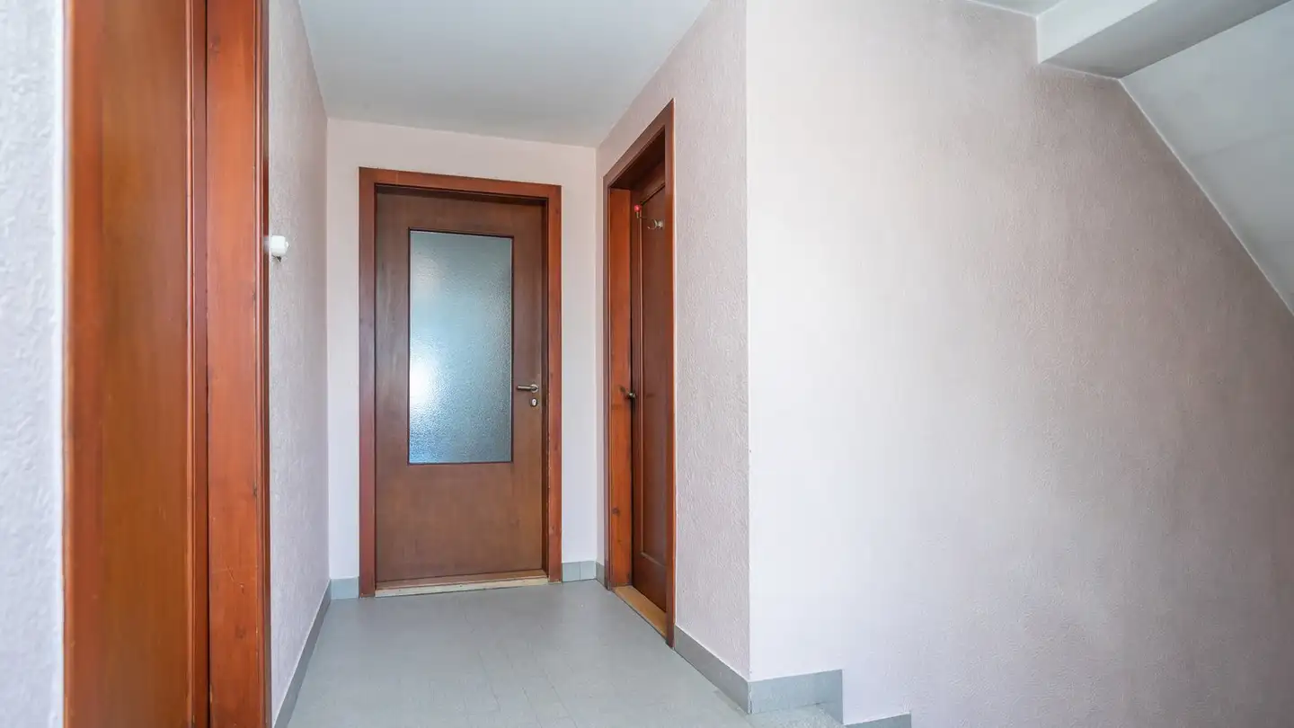 Attic flat for rent - Blumensteinstrasse 2, 3665 Wattenwil - Photo 3