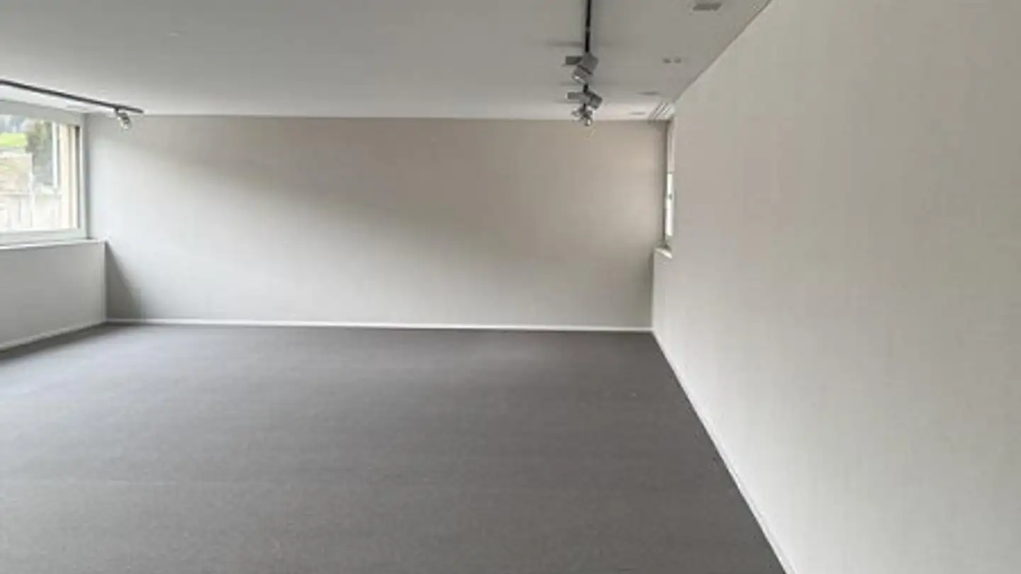 Spazio ufficio in affitto - Zürcherstrasse 84a, 8852 Altendorf - Foto 2