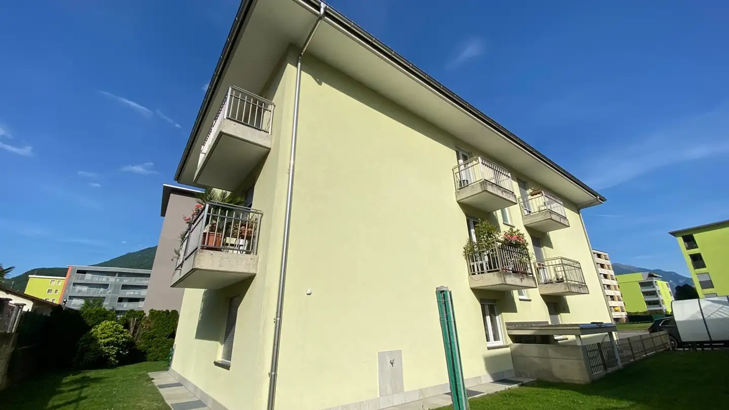 Residential building for sale - Via Delle Scuole 19, 6532 Castione