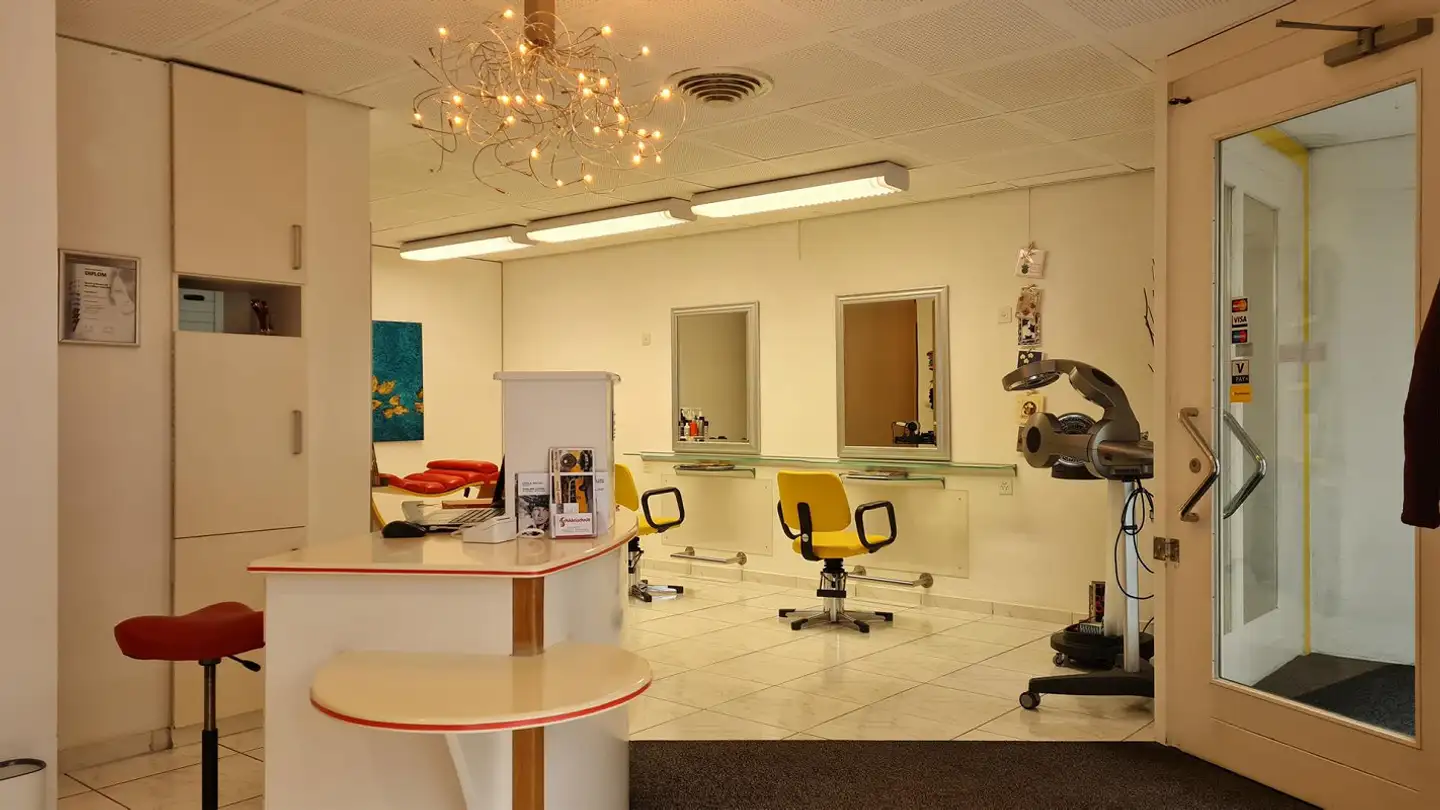 Commerciale in vendita - Bahnhofstrasse 12, 3800 Unterseen - Photo 2