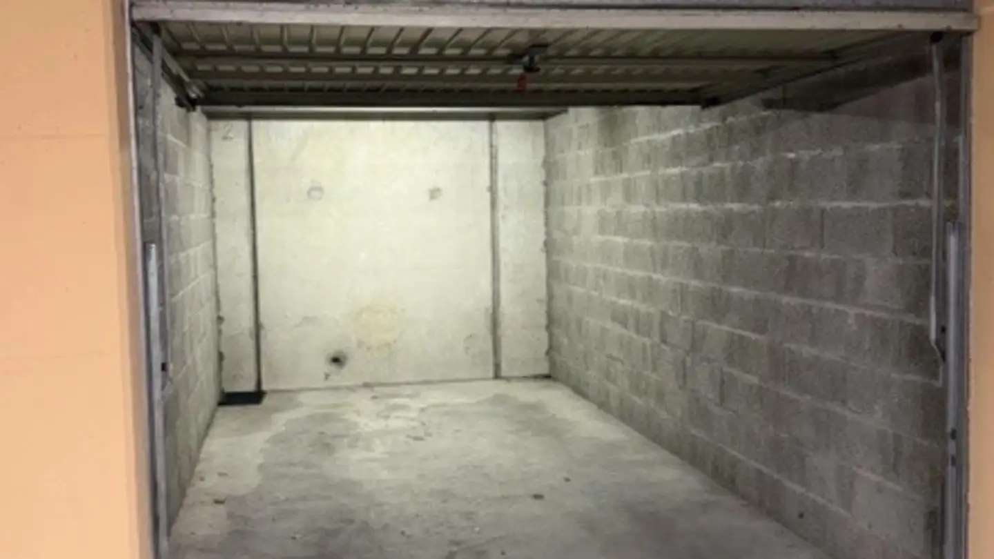 Underground parking space for rent - 1206 Genève