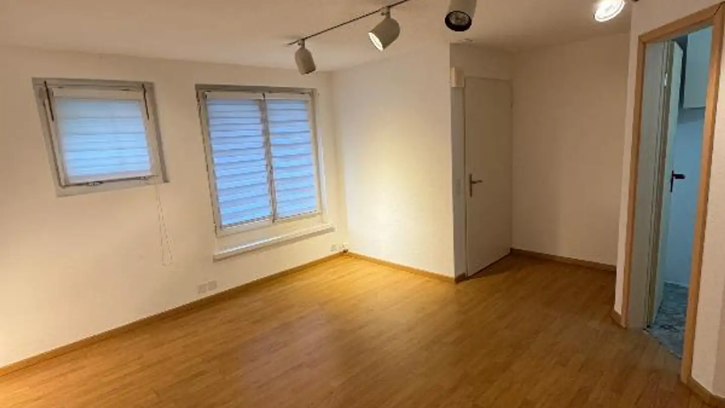 Commerciale in affitto - Etzelstrasse 1, 8635 Dürnten - Photo 3