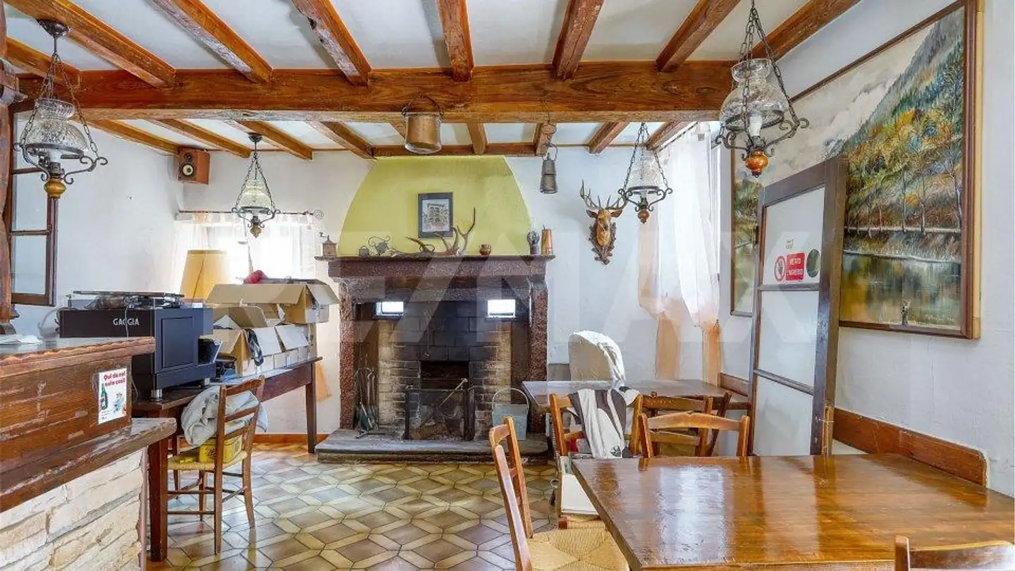 Immeuble résidentiel à vendre - 6999 Astano