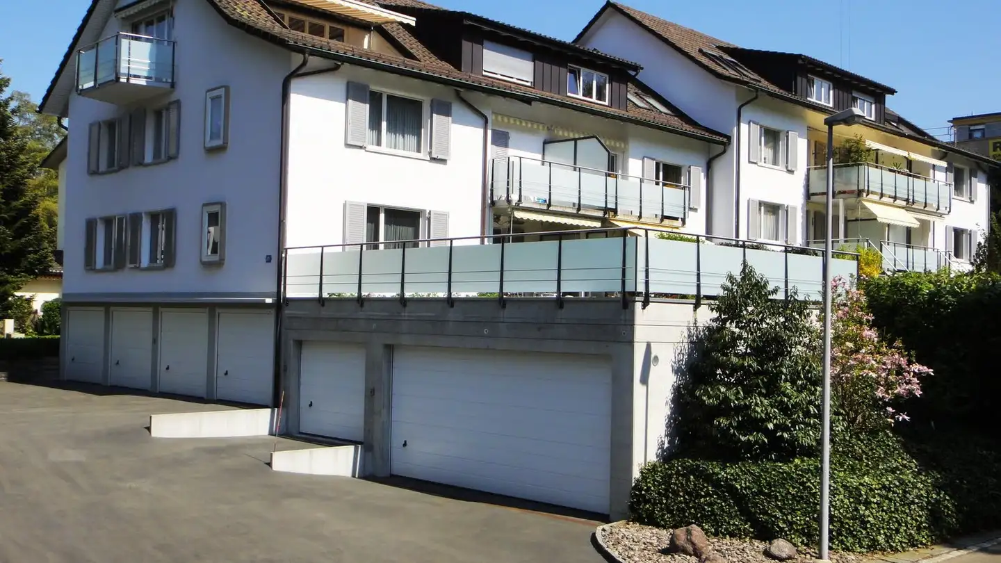 Appartement à louer - 8125 Zollikerberg