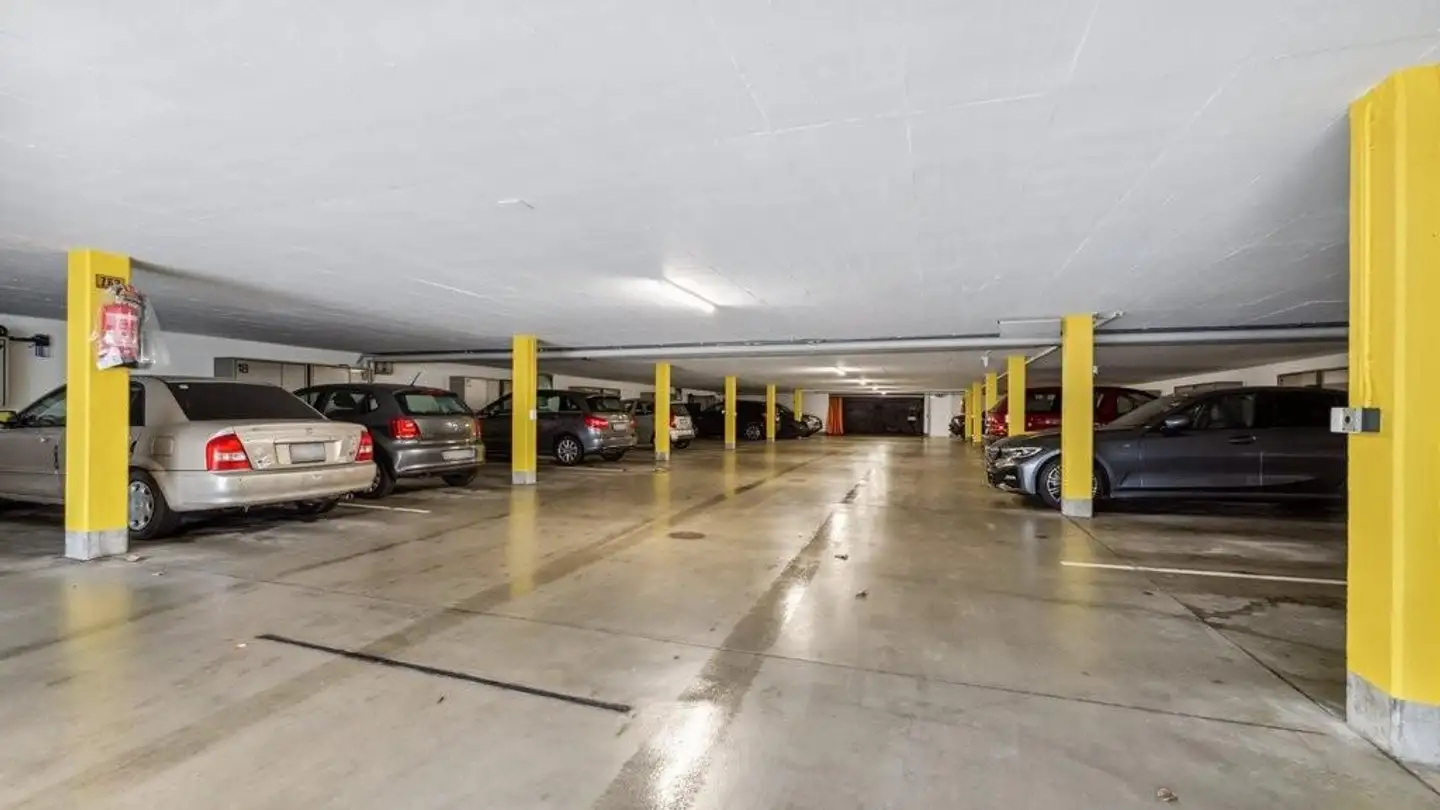 Place de parking intérieure pour moto à louer - Bläuenstrasse 8, 5018 Erlinsbach - Photo 2