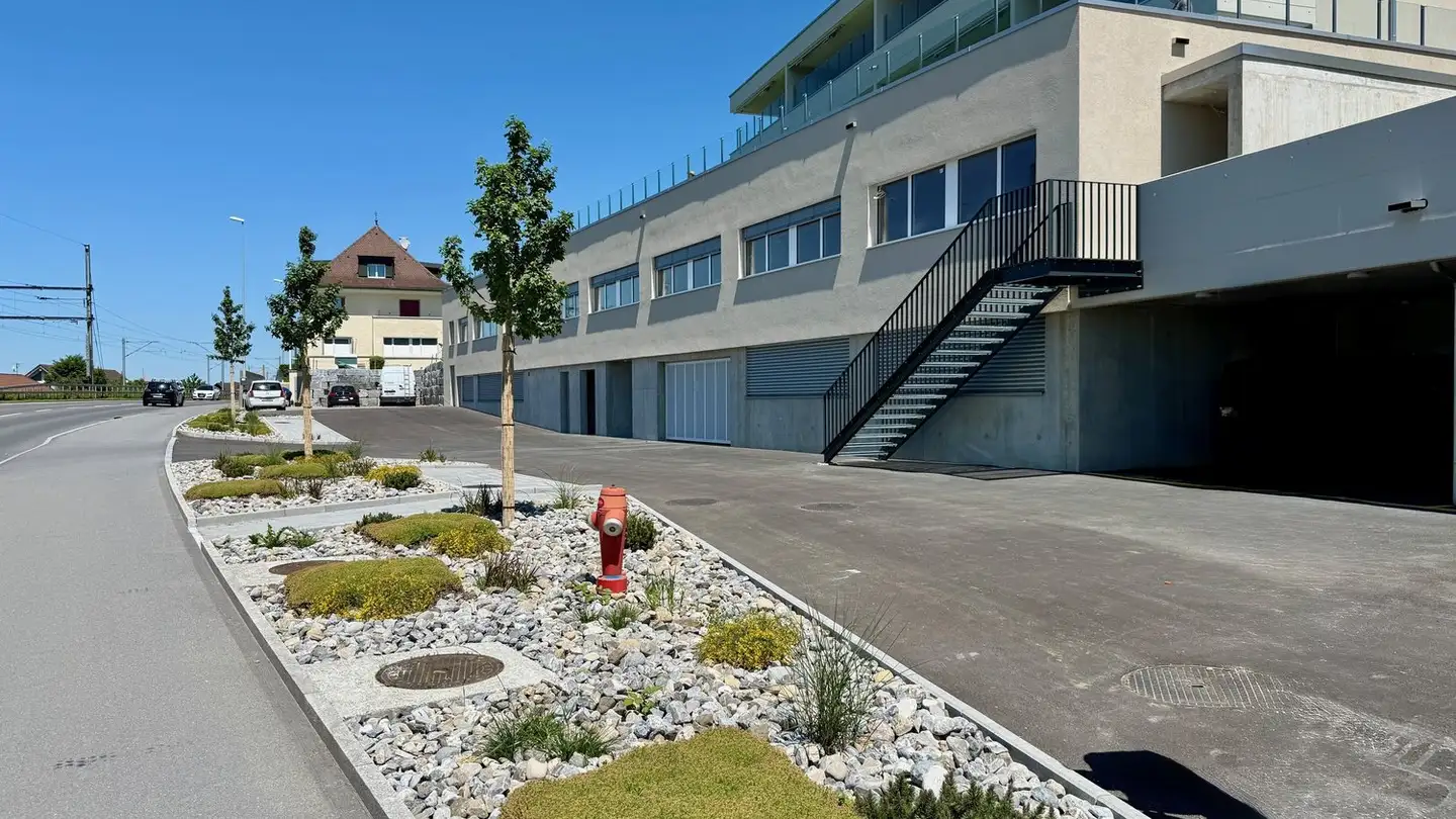 Commercial à louer - Weitblick 10, 6038 Gisikon