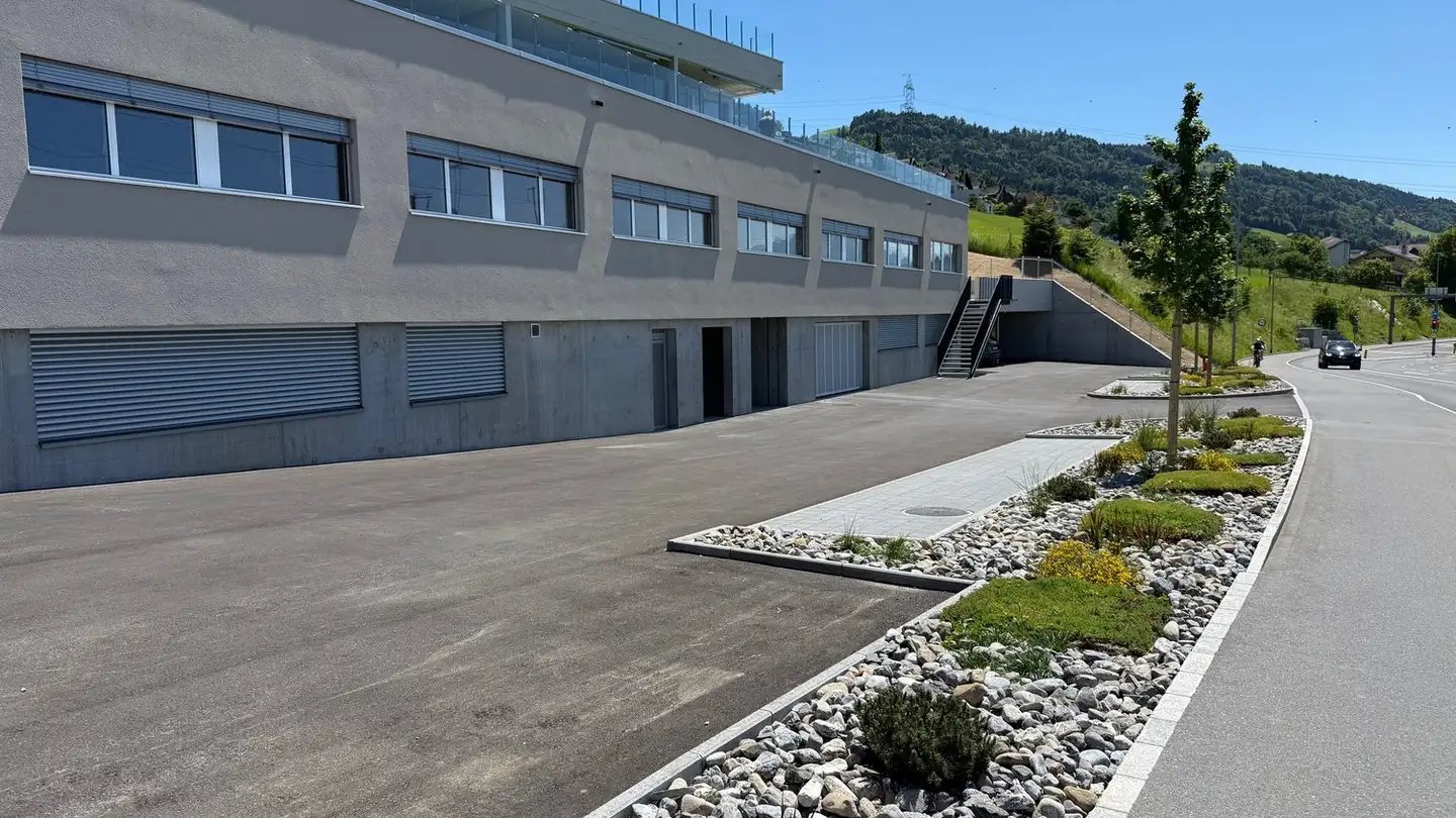 Commerciale in affitto - Weitblick 10, 6038 Gisikon - Photo 2