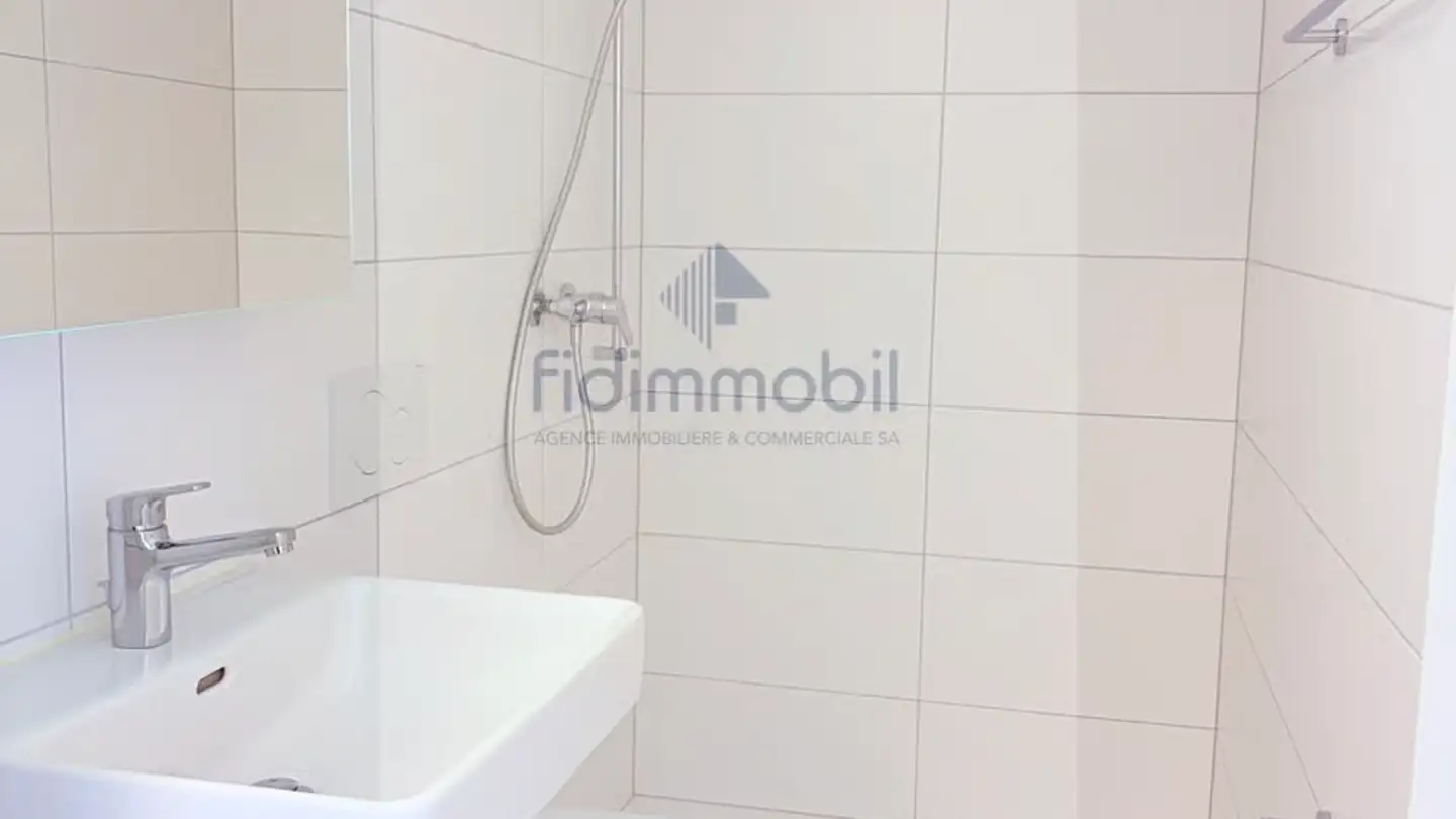 Apartment for rent - Rue Denis-De-Rougemont 8, 2000 Neuchâtel - Photo 4
