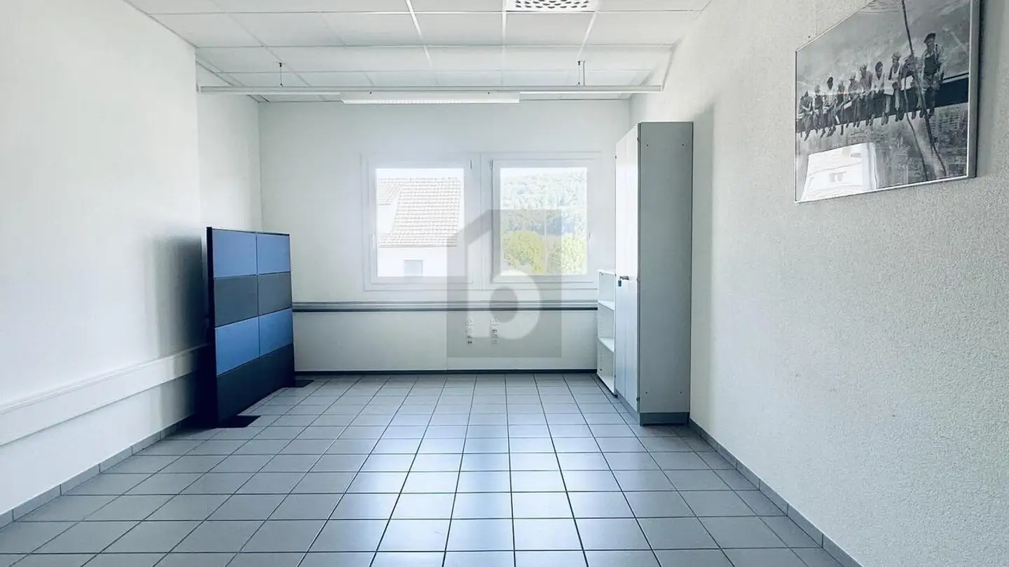 Office space for rent - 5034 Suhr - Photo 4