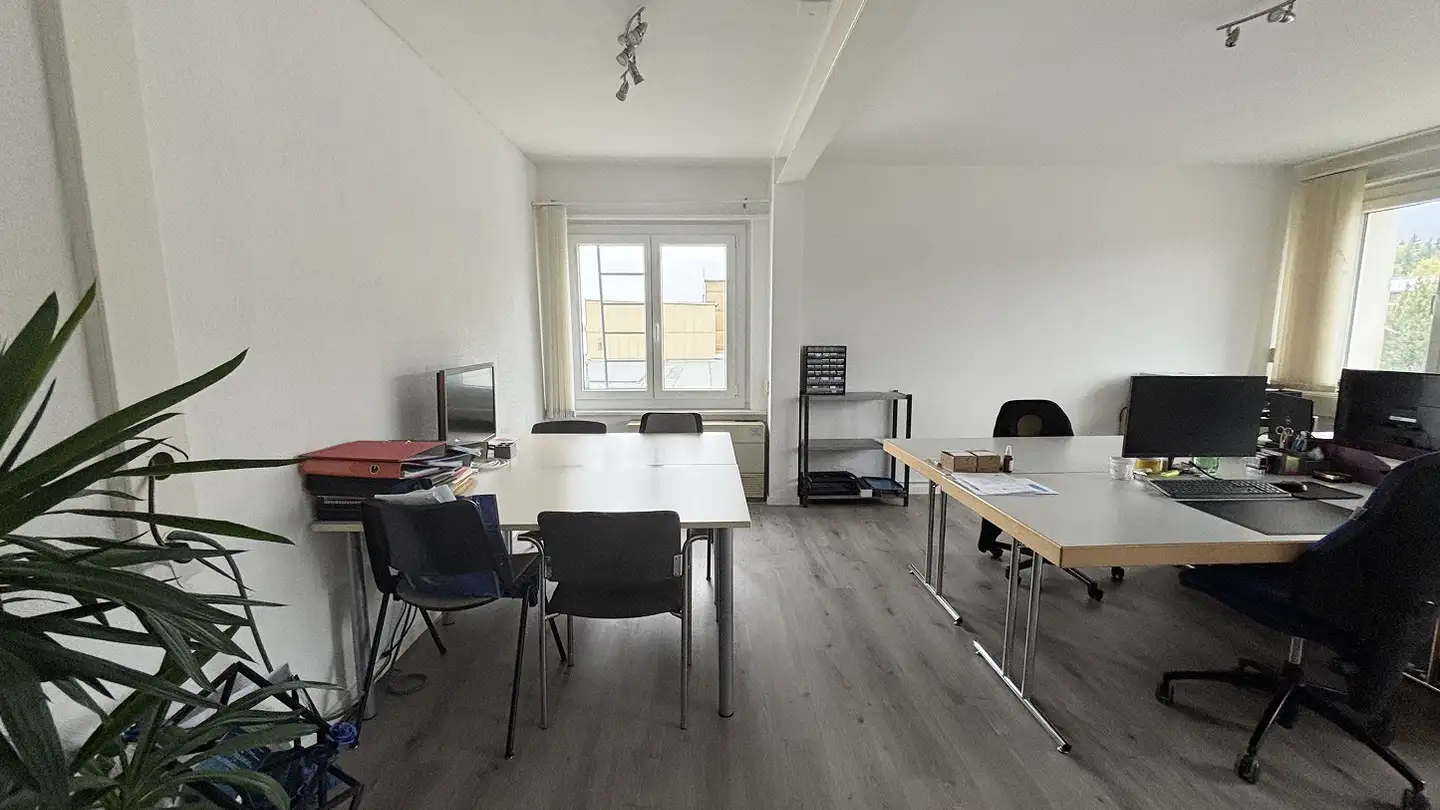 Spazio ufficio in affitto - Neuenburgstrasse 7, 3238 Gals - Photo 2