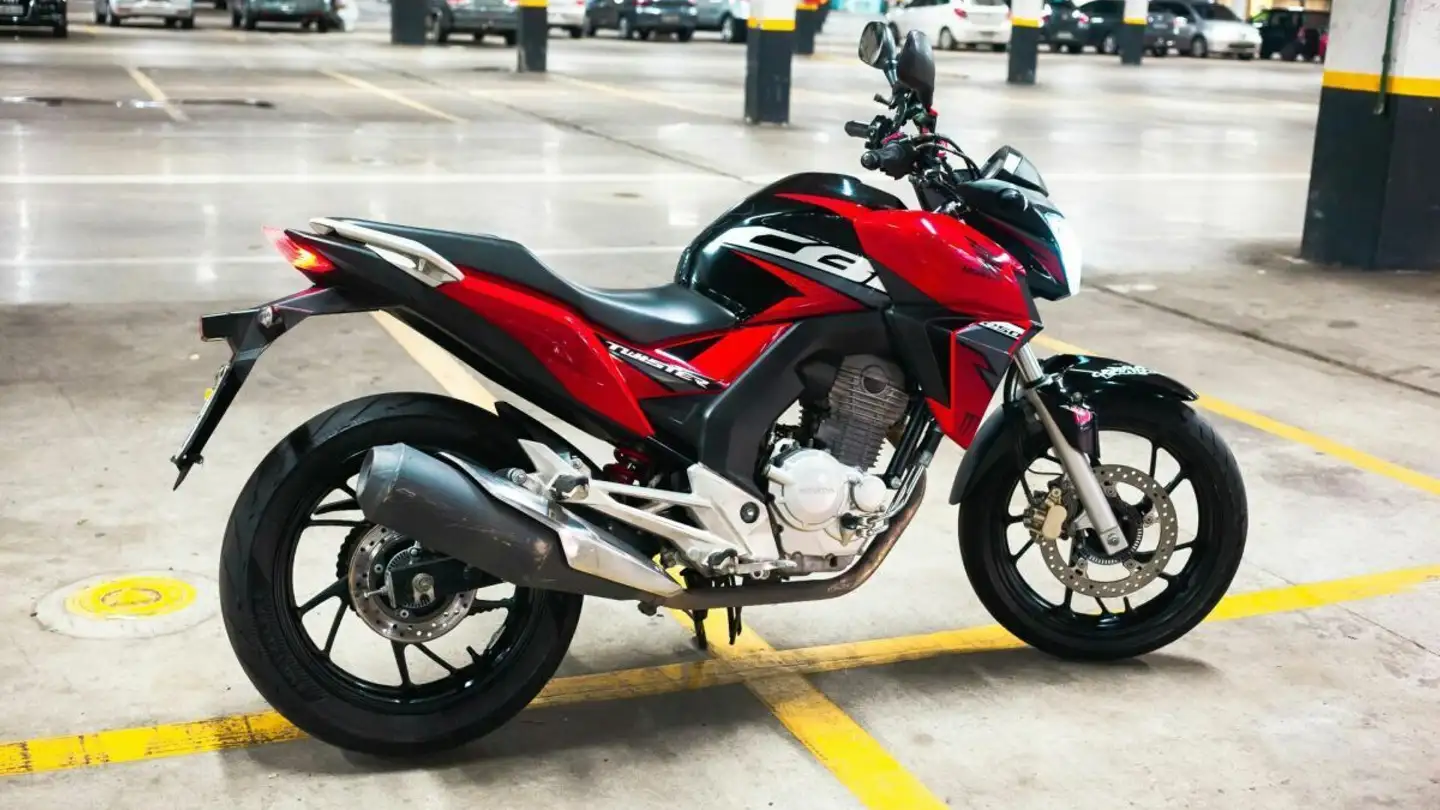 Outdoor parking space for rent - De Castella-Weg, 3280 Greng