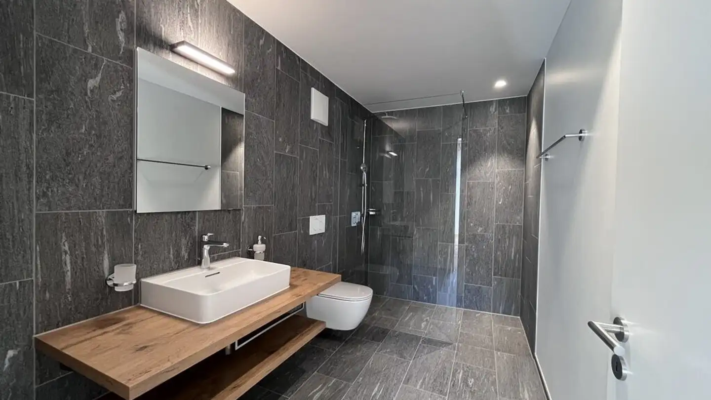 Apartment for rent - Bahnhofstrasse 14b, 7408 Cazis - Photo 2