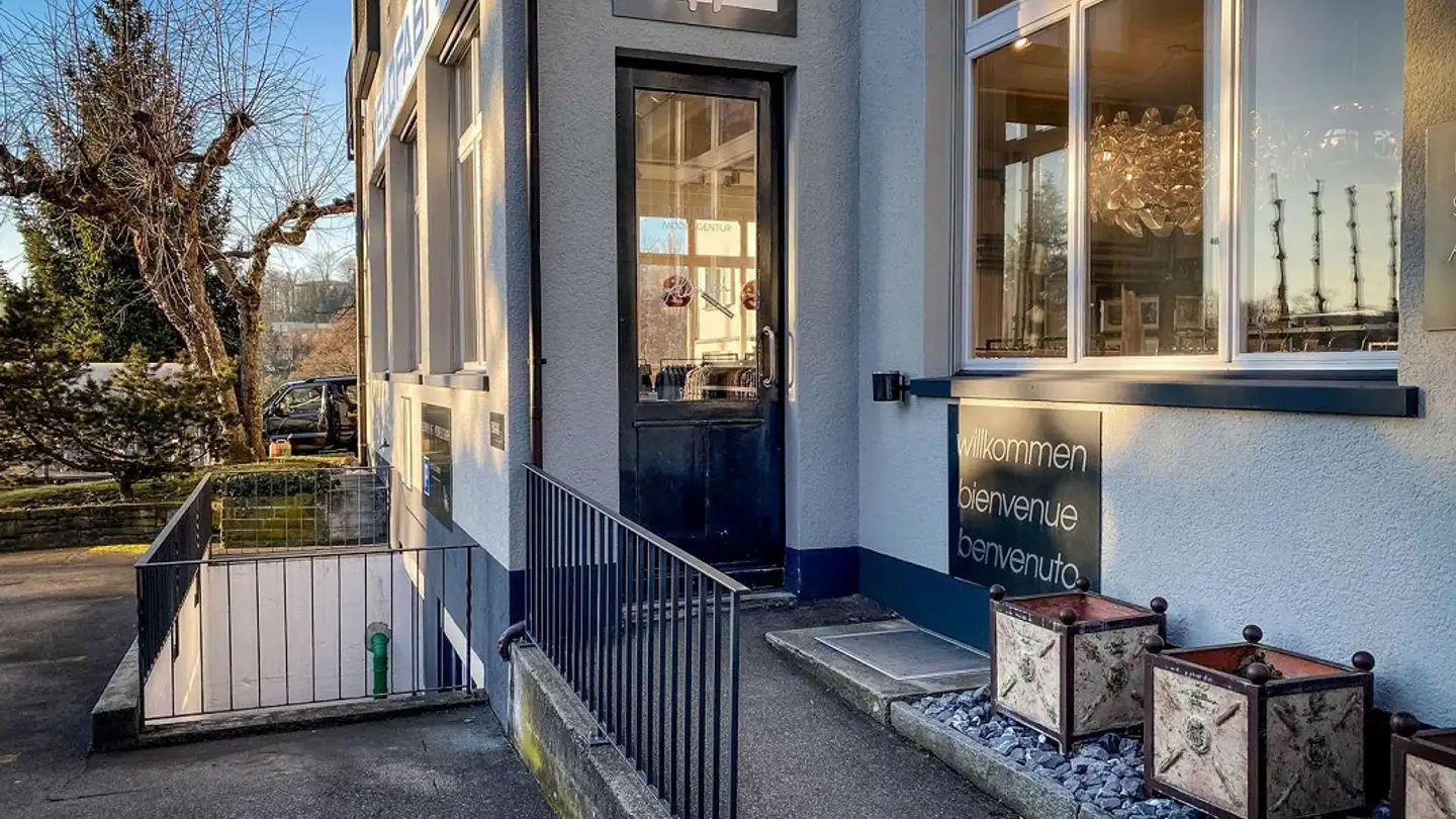 Commercial for rent - Ausserdorfstrasse 4c, 8052 Zürich