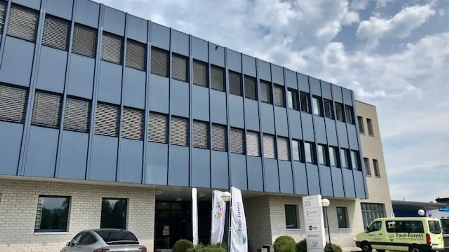 Parcheggio interno per moto in affitto - Chollerstrasse 21, 6312 Steinhausen