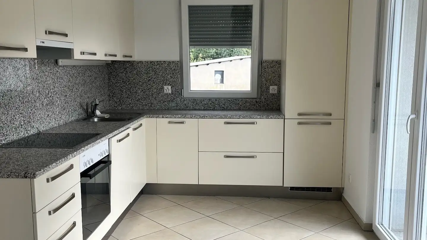 Appartement à louer - 6517 Arbedo