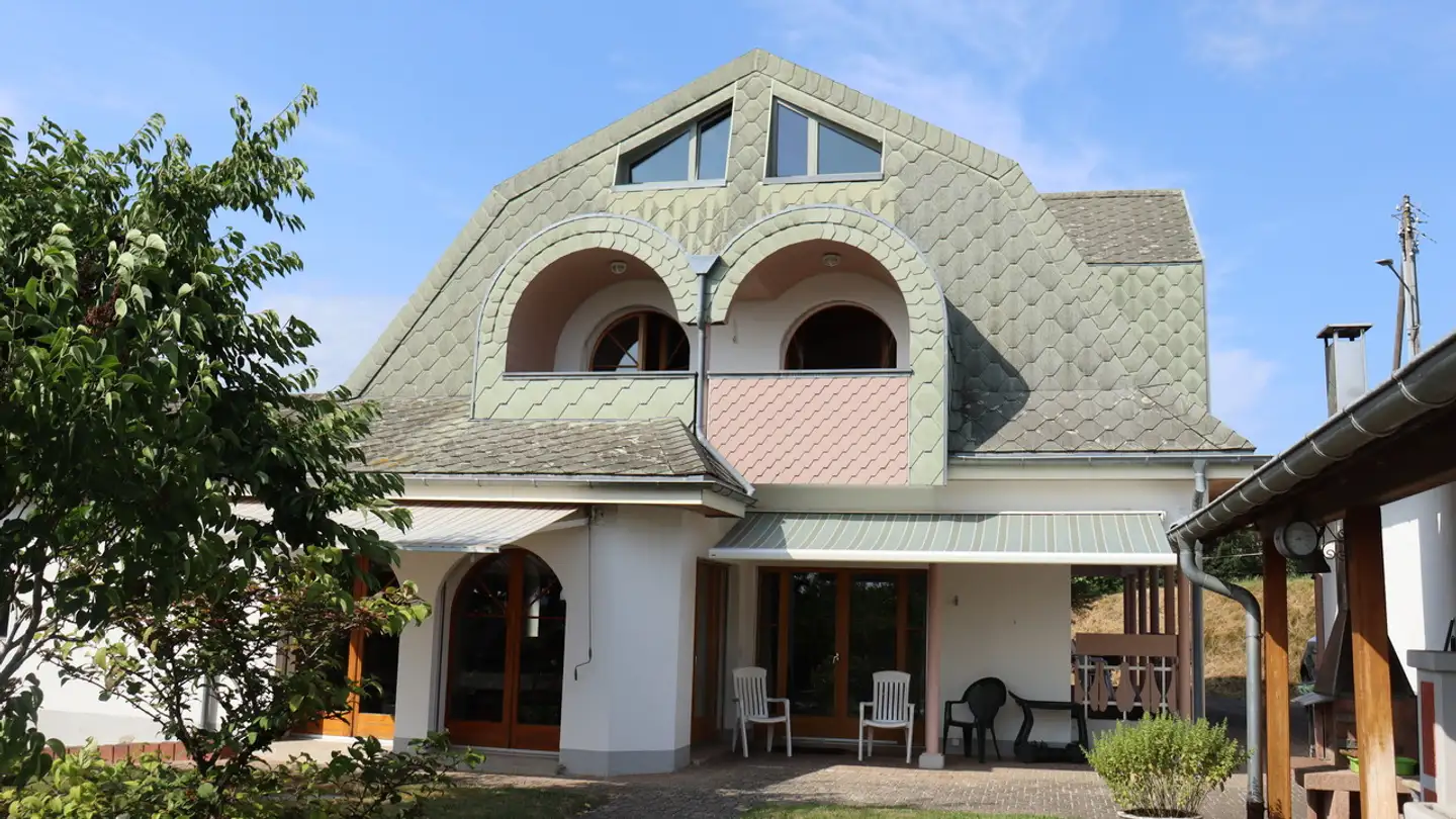 Single house for sale - 1791 Courtaman