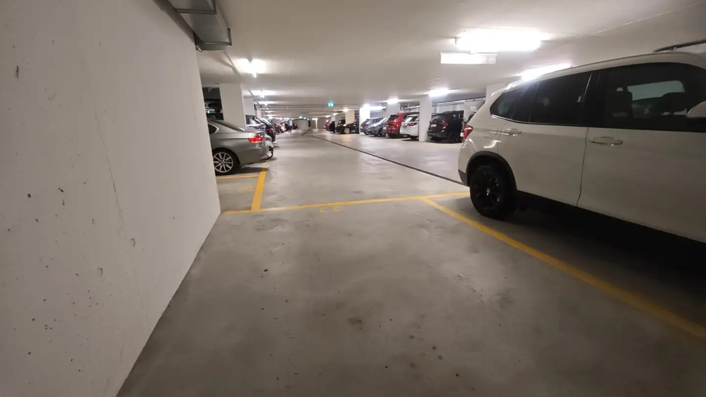 Parcheggio esterno in affitto - Brauereiweg 4, 8640 Rapperswil SG - Photo 4