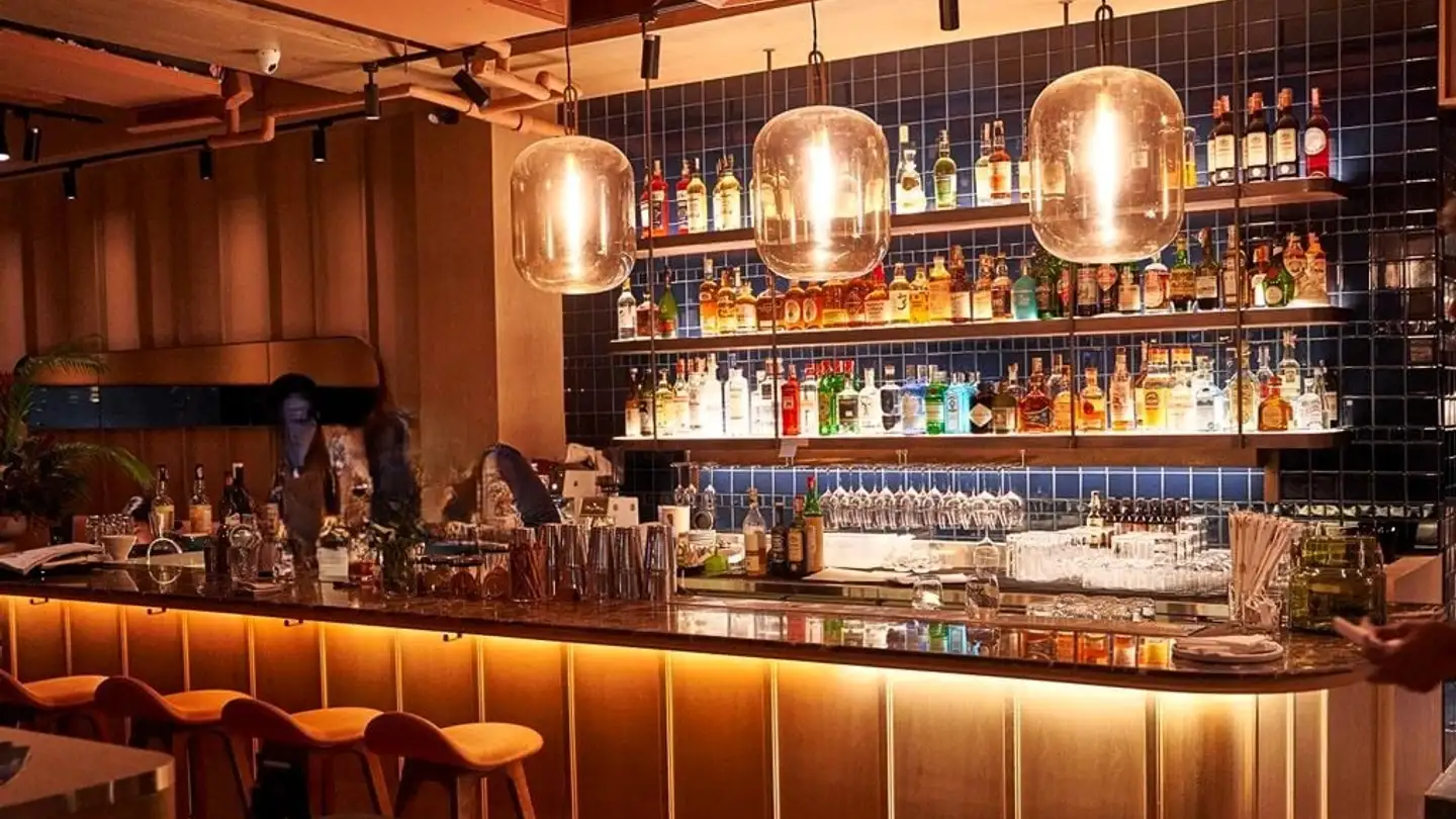 Bar à vendre - 1227 Les Acacias