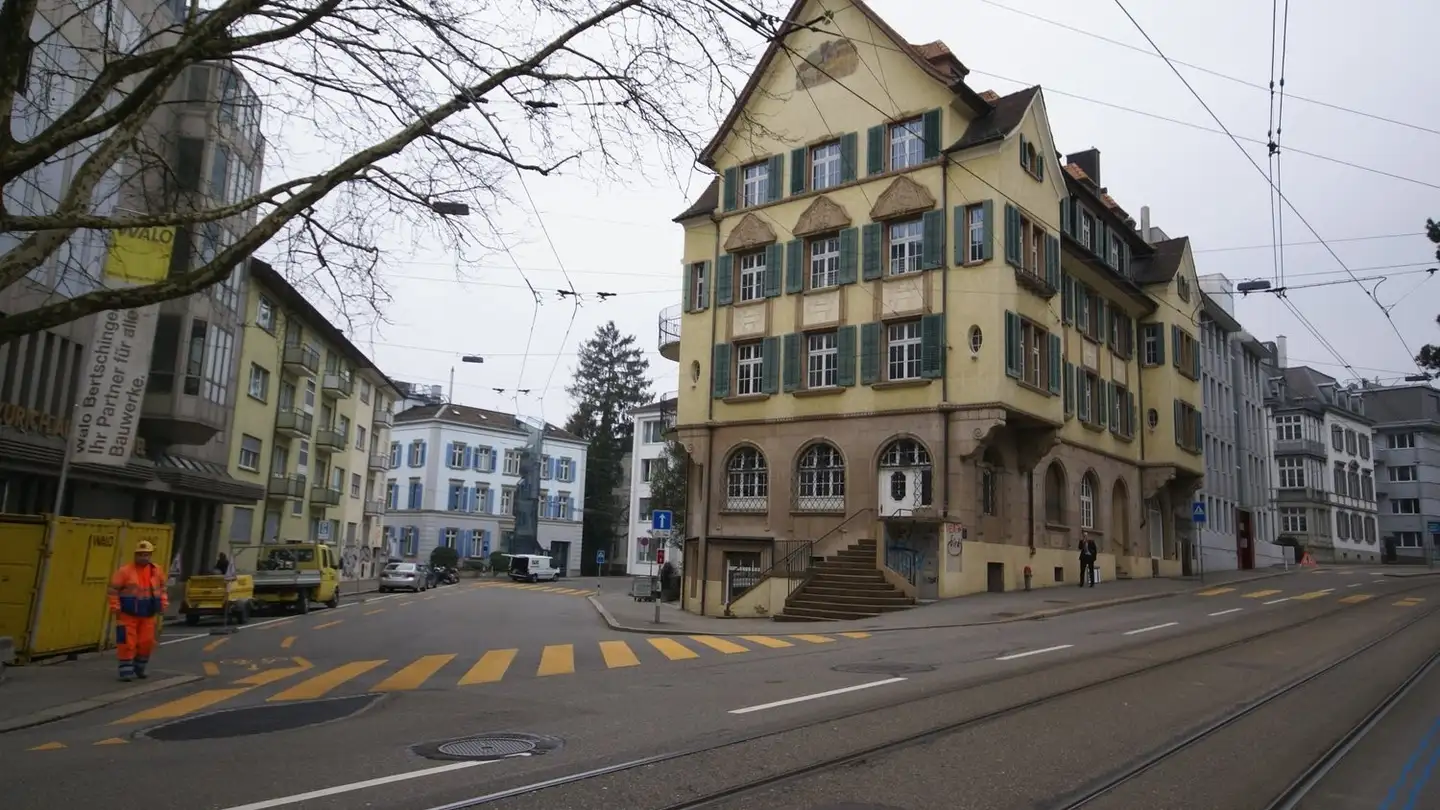 Dachgeschosswohnung mieten - Stampfenbachstrasse 115, 8006 Zürich