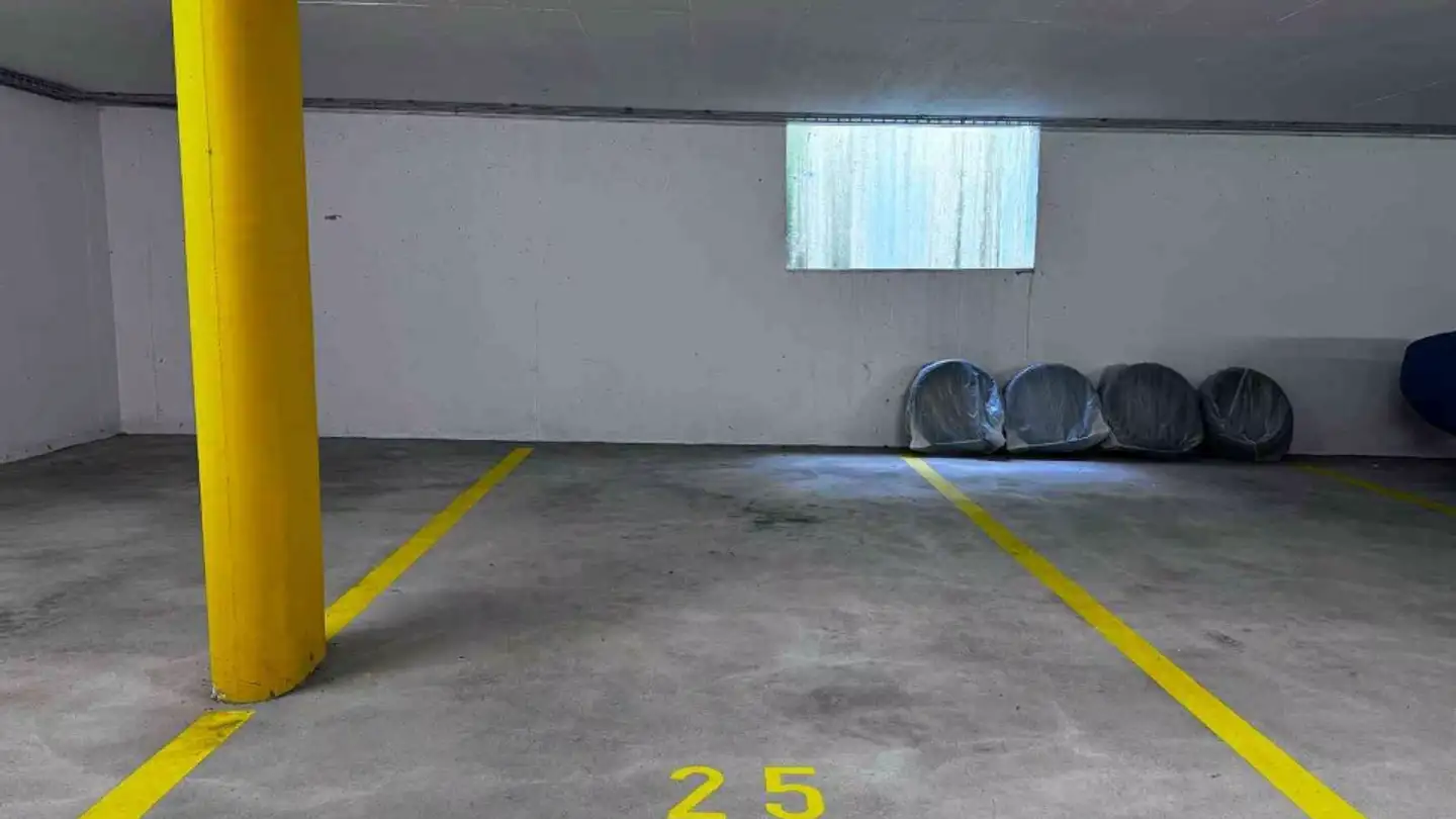 Outdoor parking space for rent - Ahornweg 23, 5622 Waltenschwil