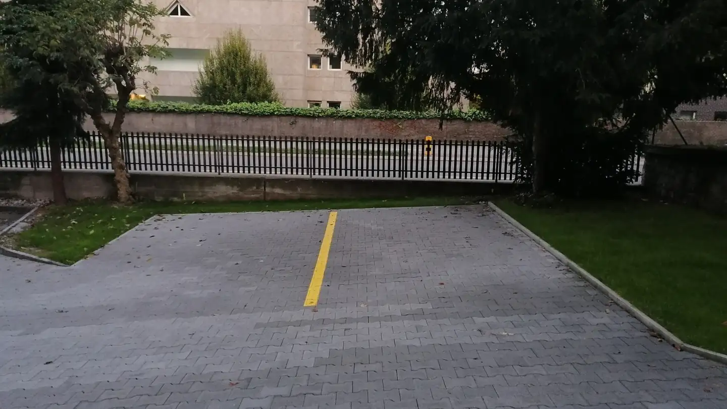 Place de parking extérieure à louer - Zürcherstrasse 33, 5400 Baden