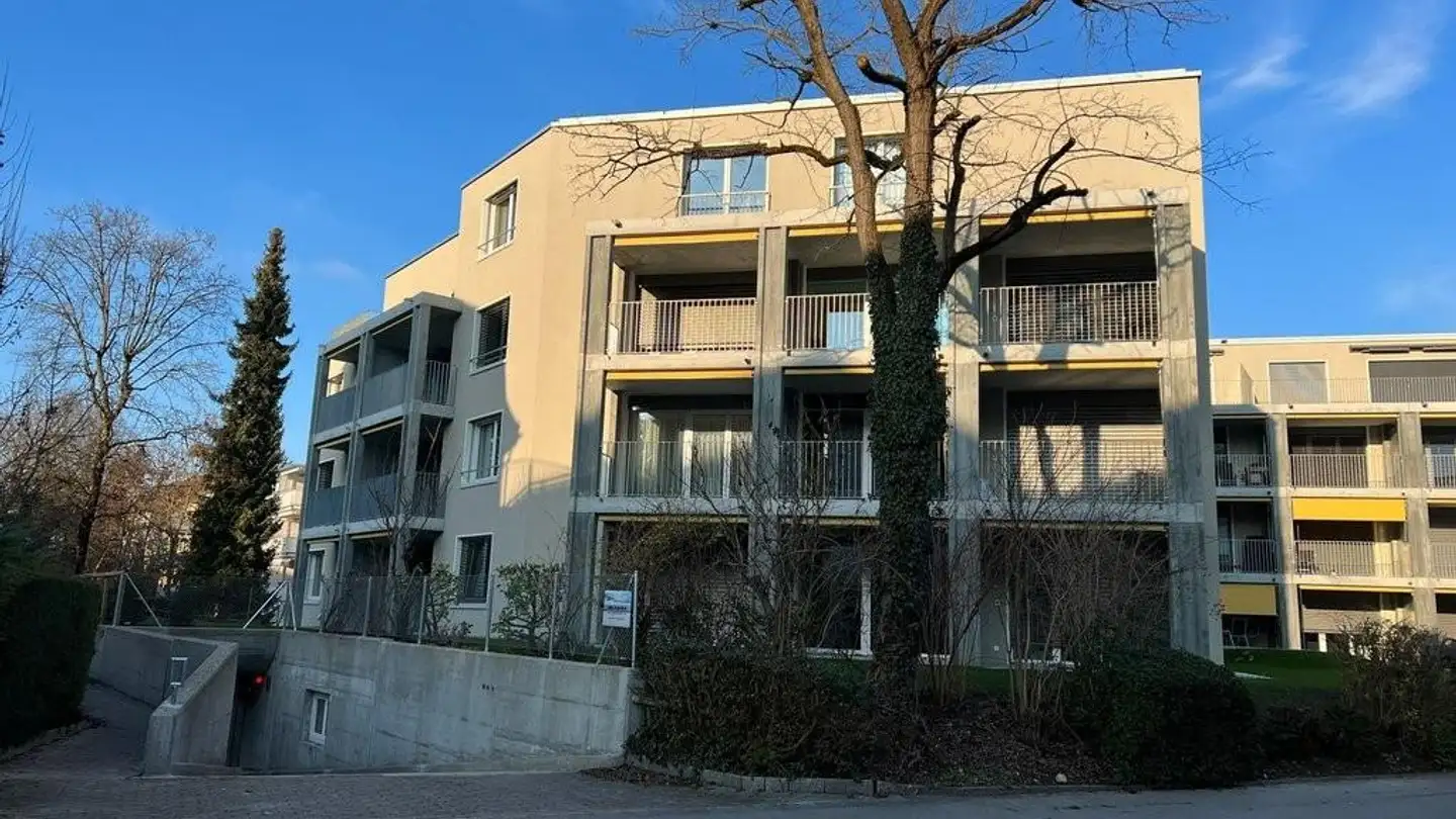 Place de parking souterraine à louer - Dohlenweg 28, 8050 Zürich