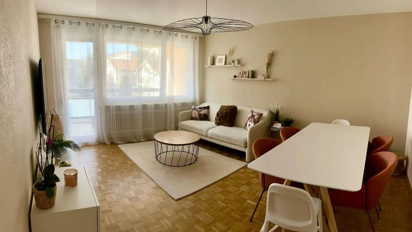 Wohnung mieten - Rouges-Terres, 2068 Hauterive NE