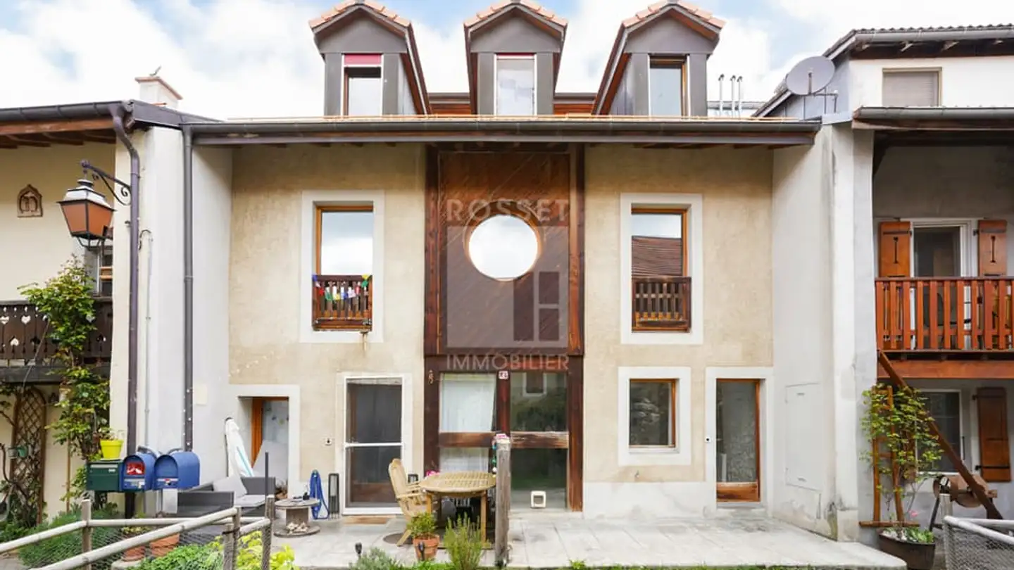 Residential building for sale - 1261 Le Vaud