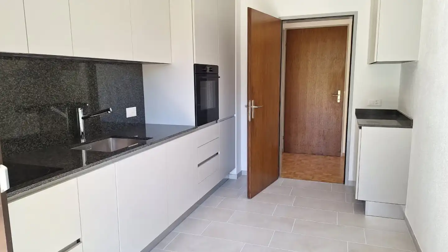 Appartement à louer - 6600 Muralto - Photo 2