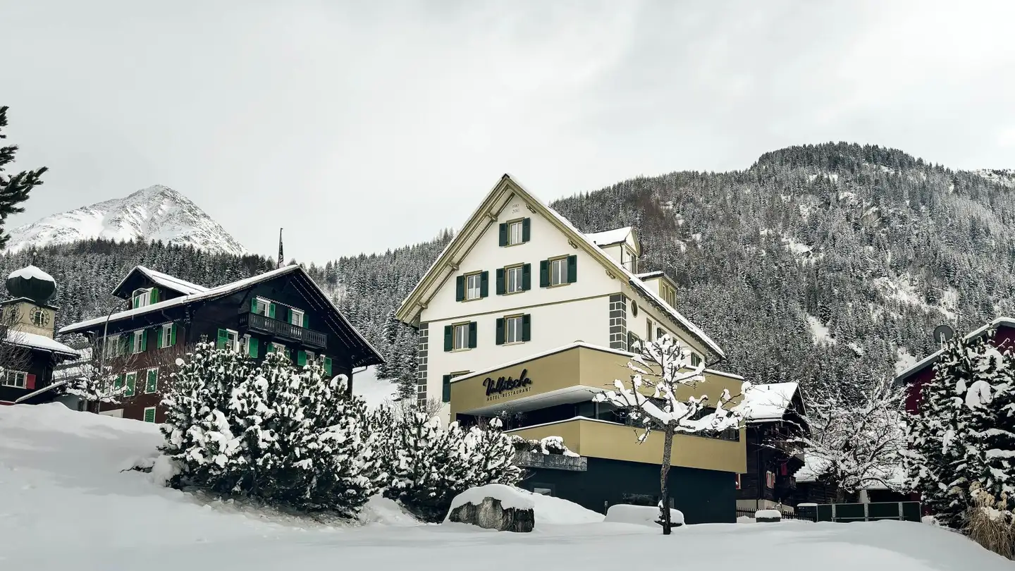 Hotel kaufen - Via Lucmagn, 7184 Curaglia