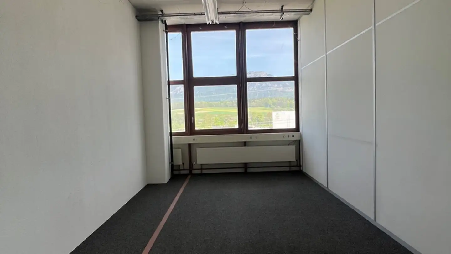 Commercial à louer - Nordstrasse 7, 4542 Luterbach