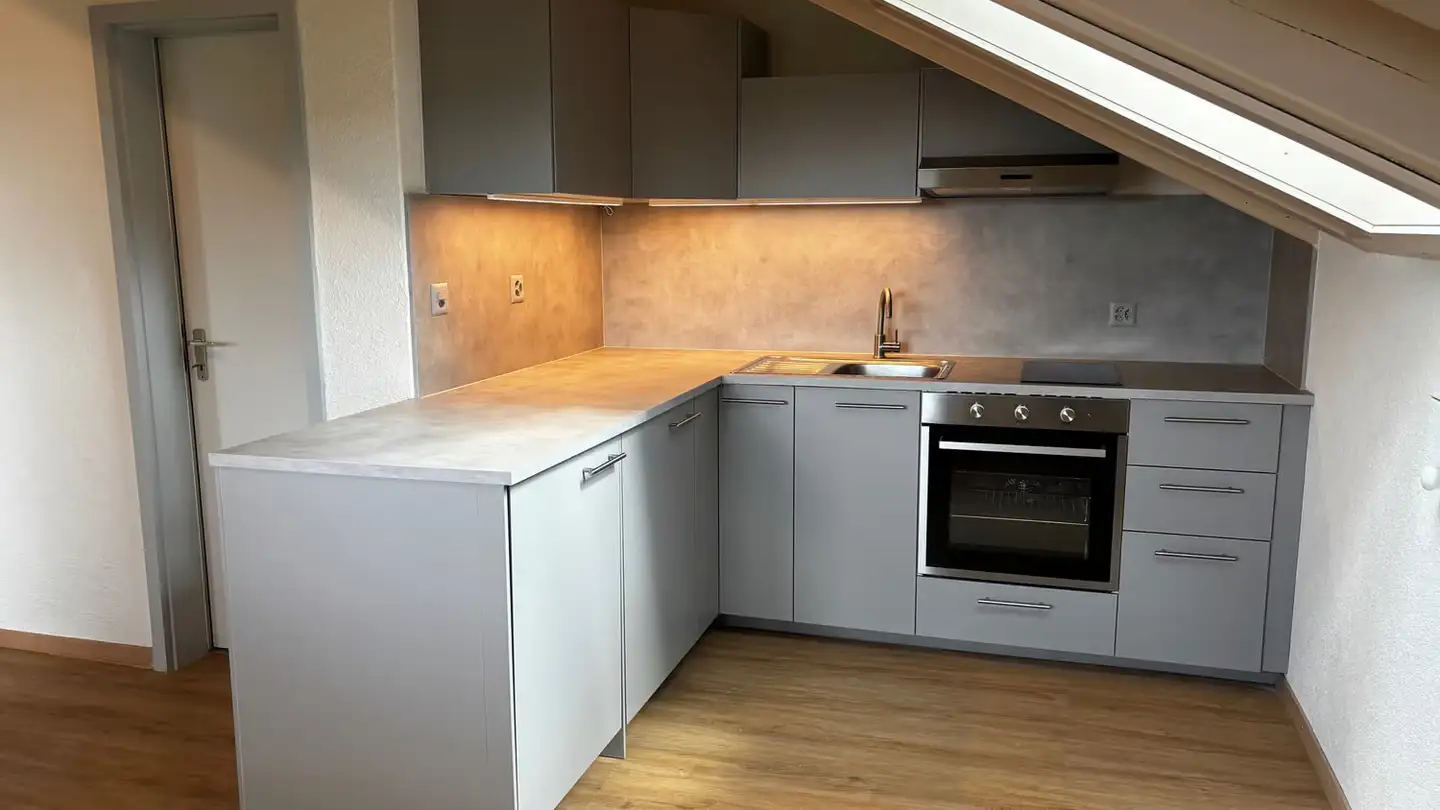 Dachgeschosswohnung mieten - Erlenstrasse 1, 8962 Bergdietikon - Foto 4