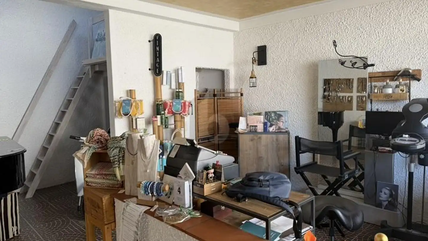 Shop for sale - 6815 Melide - Photo 2