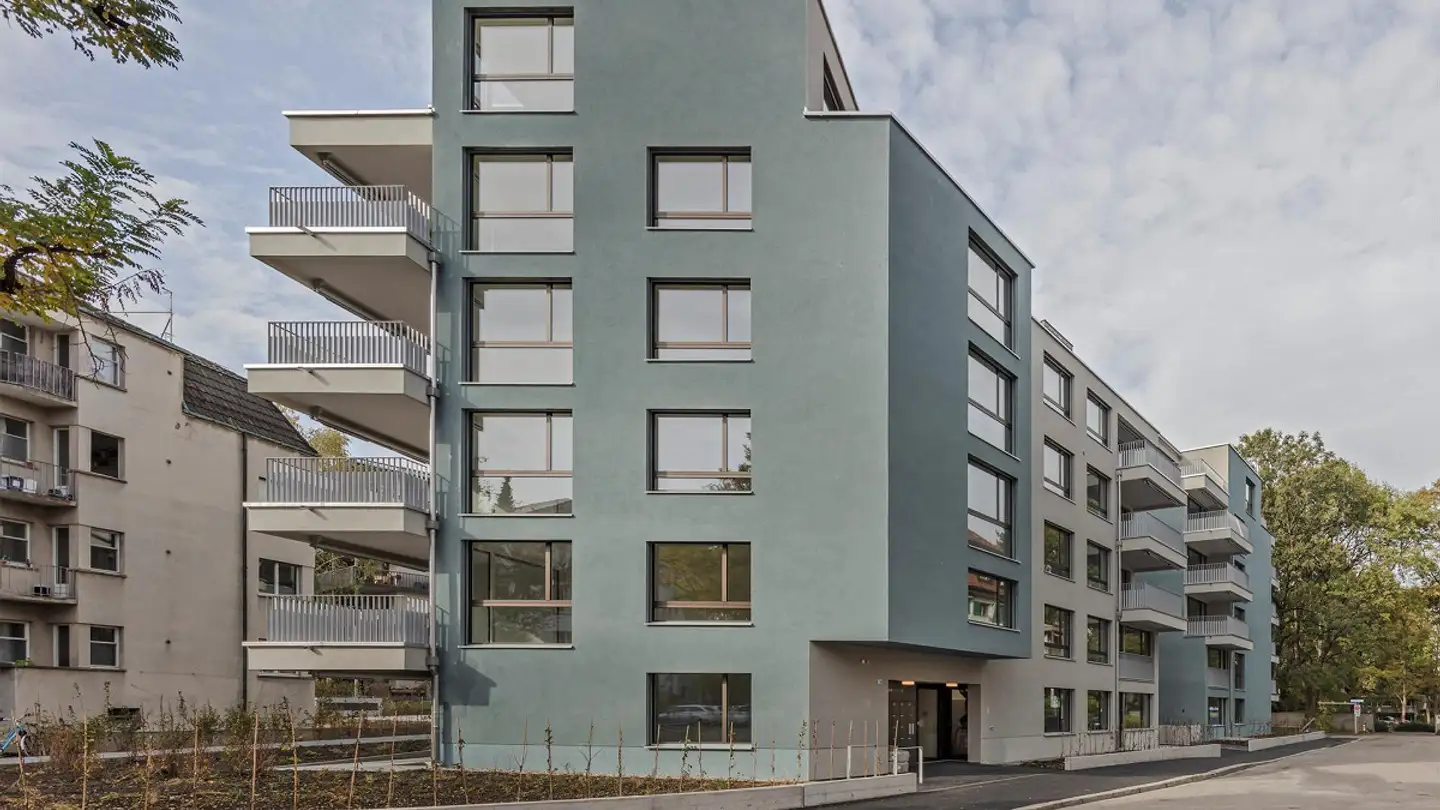 Place de parking intérieure pour moto à louer - Goldbrunnenstrasse 157a, 8055 Zürich