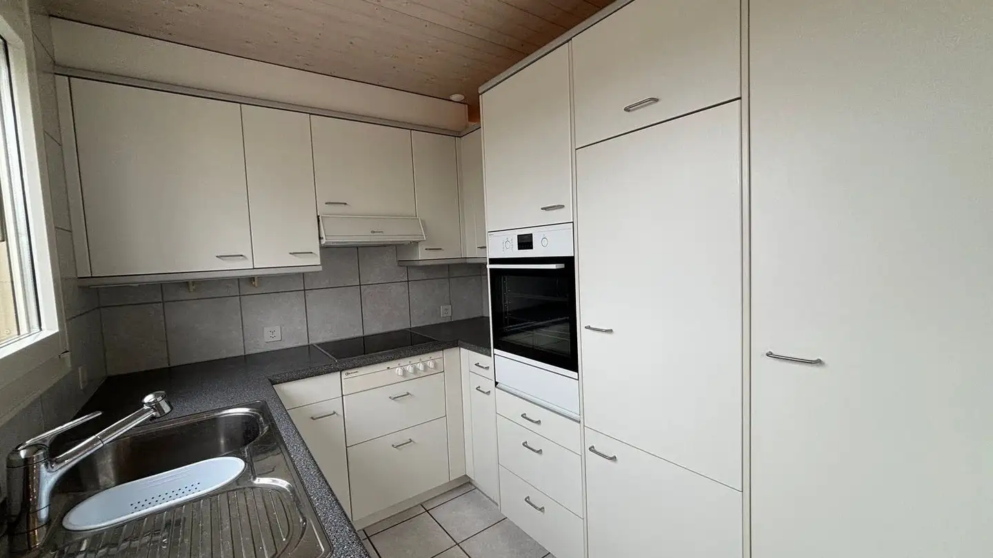 Dachgeschosswohnung mieten - Rottmannsbodenstrasse 7, 4102 Binningen - Foto 4