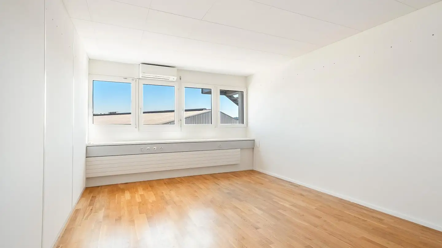 Spazio ufficio in affitto - Mandachstrasse 52, 8155 Niederhasli - Photo 2