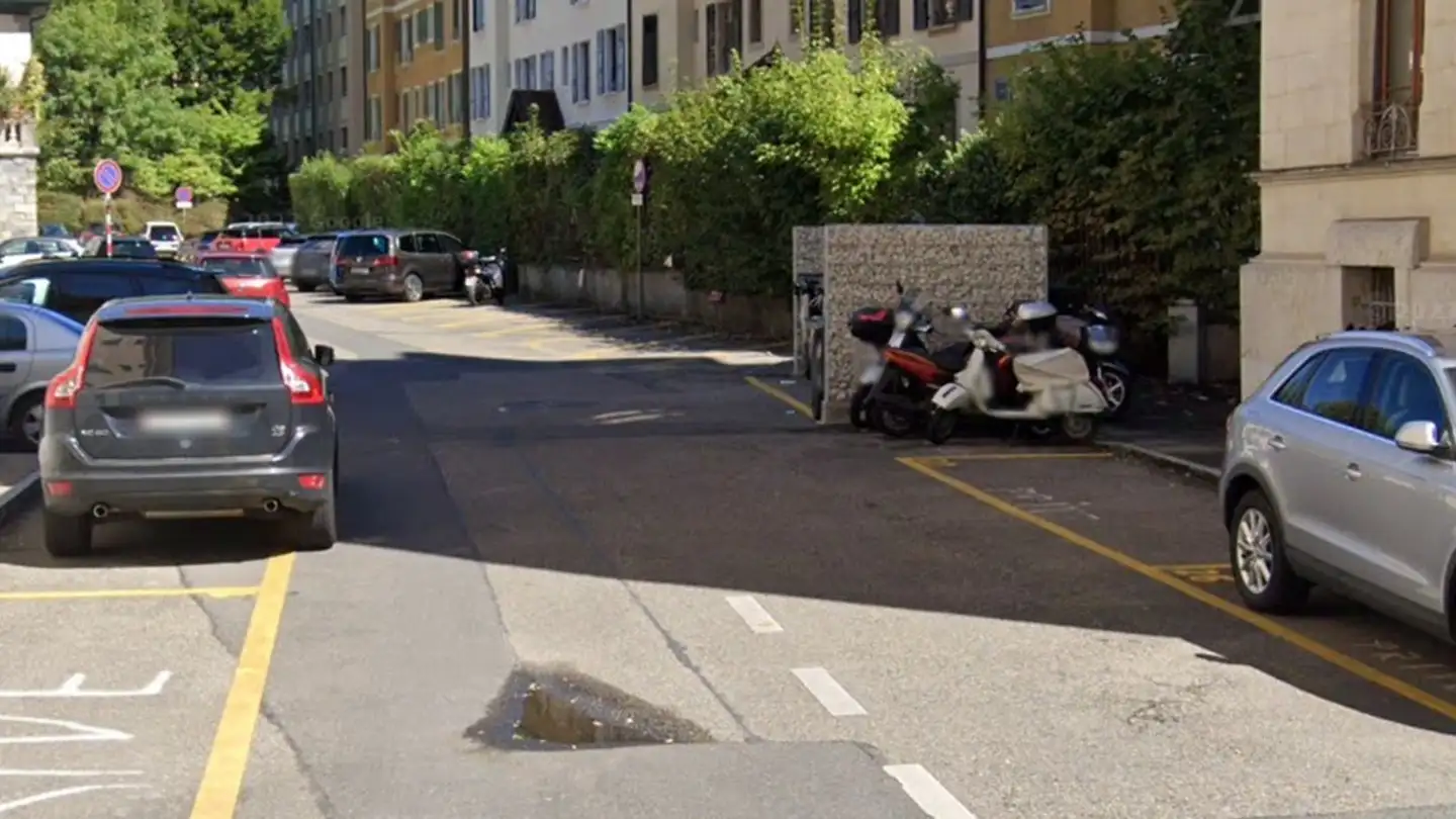 Place de parking extérieure à louer - Avenue De Miremont 33, 1206 Genève