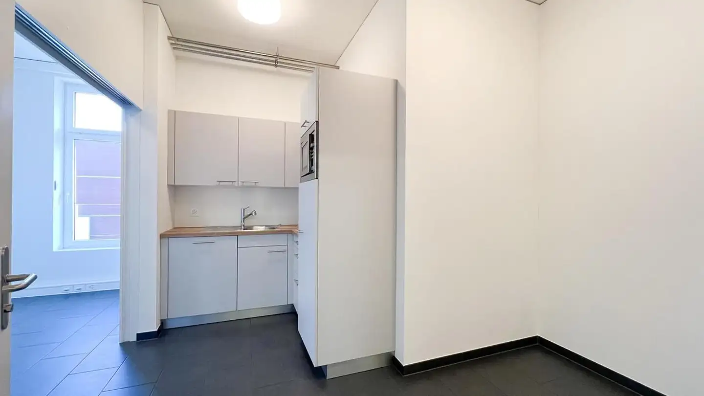 Gewerbe mieten - Rue De Granges / Grenchenstrasse, 2504 Biel/Bienne - Foto 3