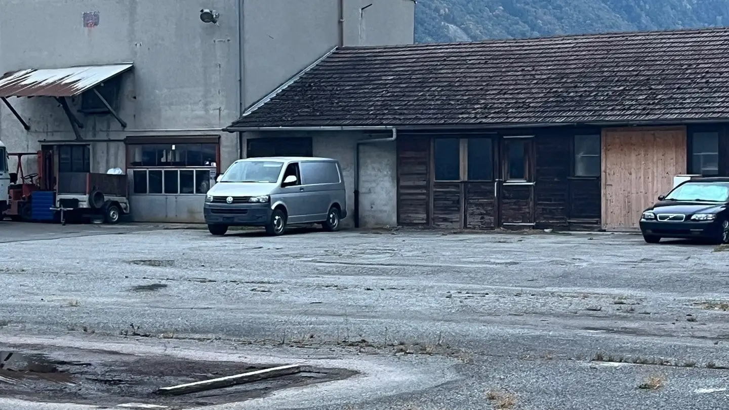 Spazio di archiviazione in affitto - Rue Des Roncoz, 1906 Charrat - Photo 4