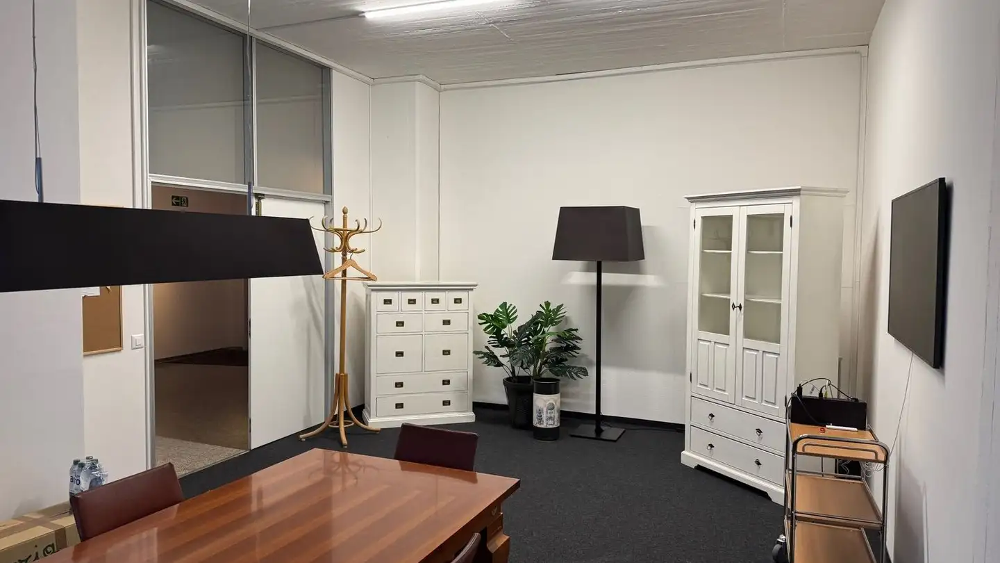 Spazio ufficio in affitto - Bahnhofstrasse 33b, 8703 Erlenbach ZH