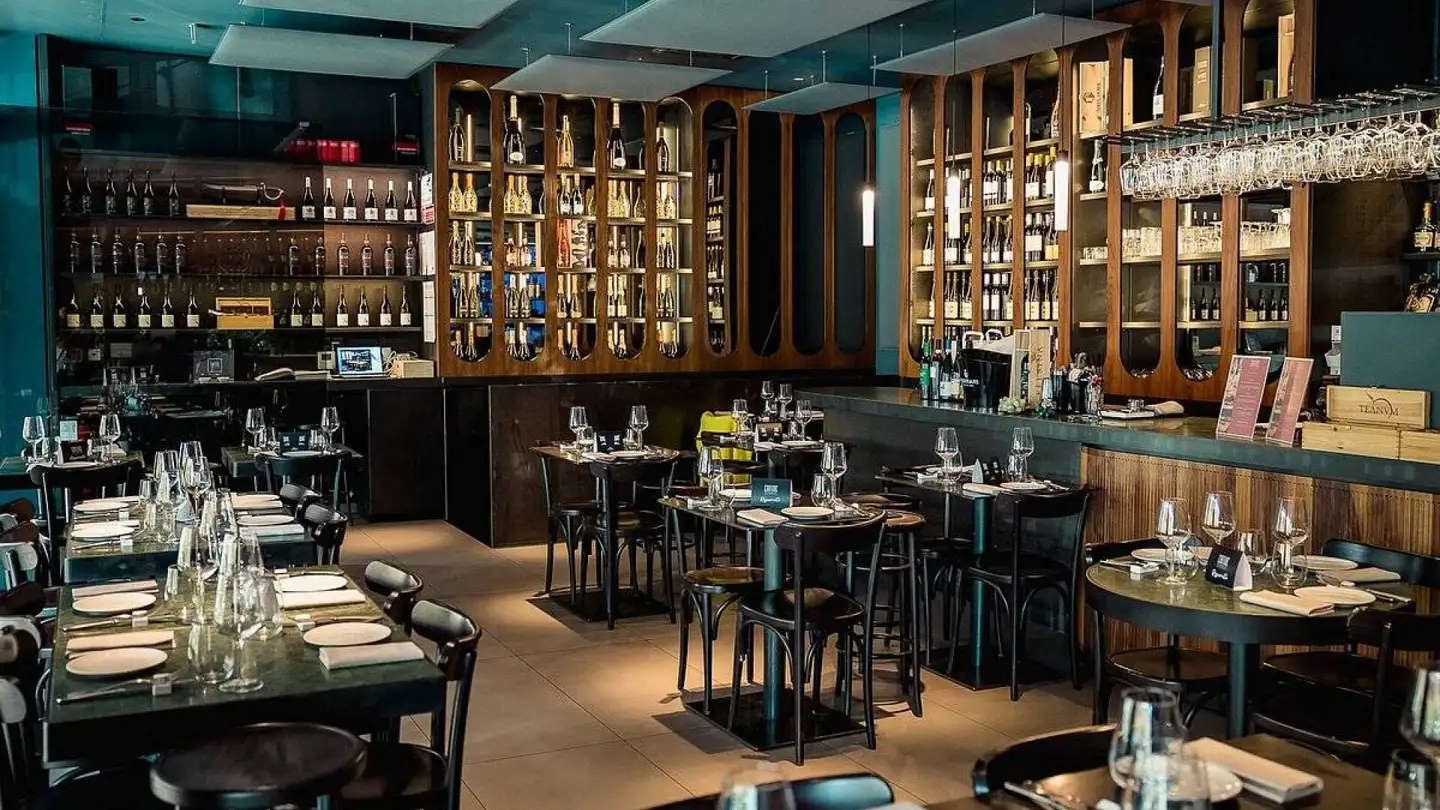 Restaurant for sale - 1005 Lausanne