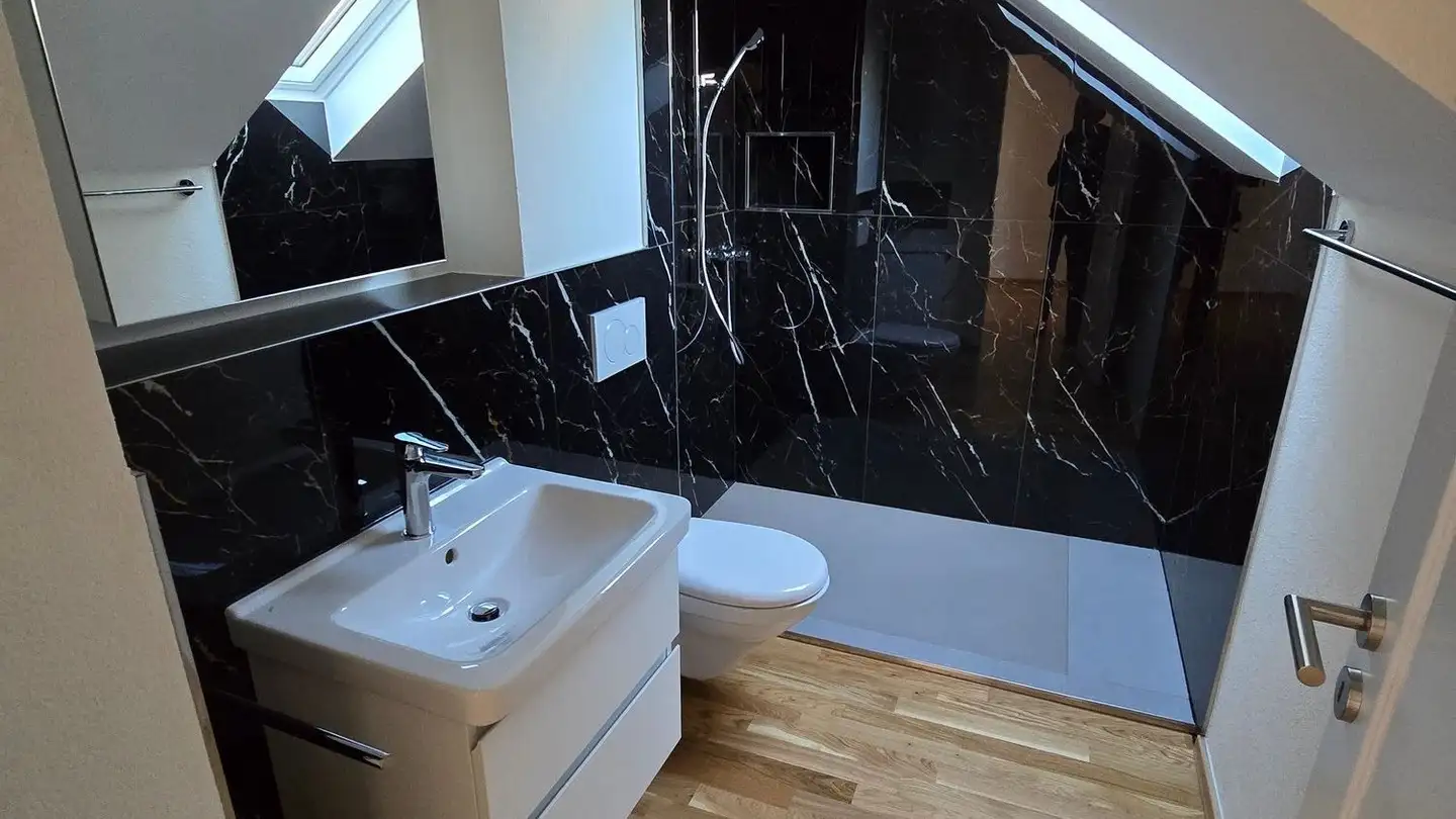 Dachgeschosswohnung mieten - Rosenweg 1, 3063 Ittigen