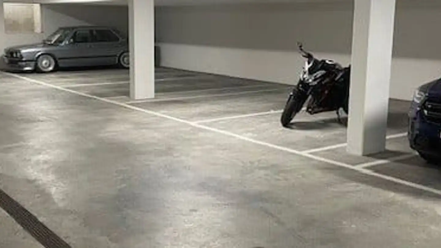 Parcheggio sotterraneo in affitto - Weidstrasse 1, 6386 Wolfenschiessen