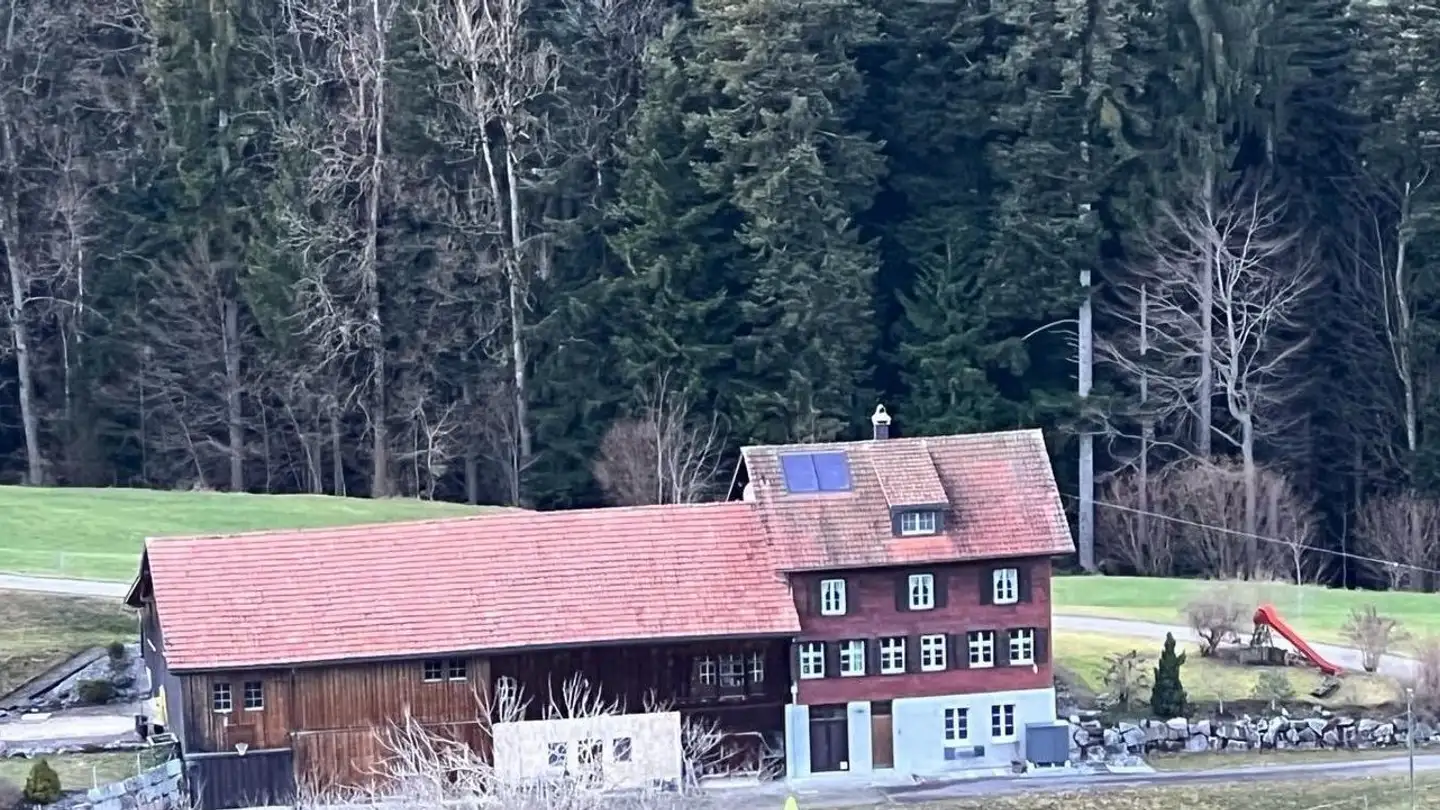 Dachgeschosswohnung mieten - Wald, 8376 Au TG