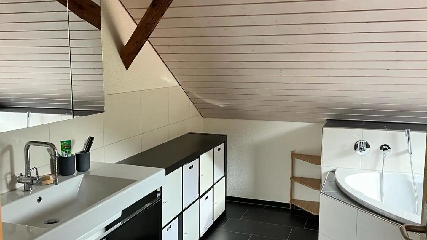 Dachgeschosswohnung mieten - Wald, 8376 Au TG - Foto 3