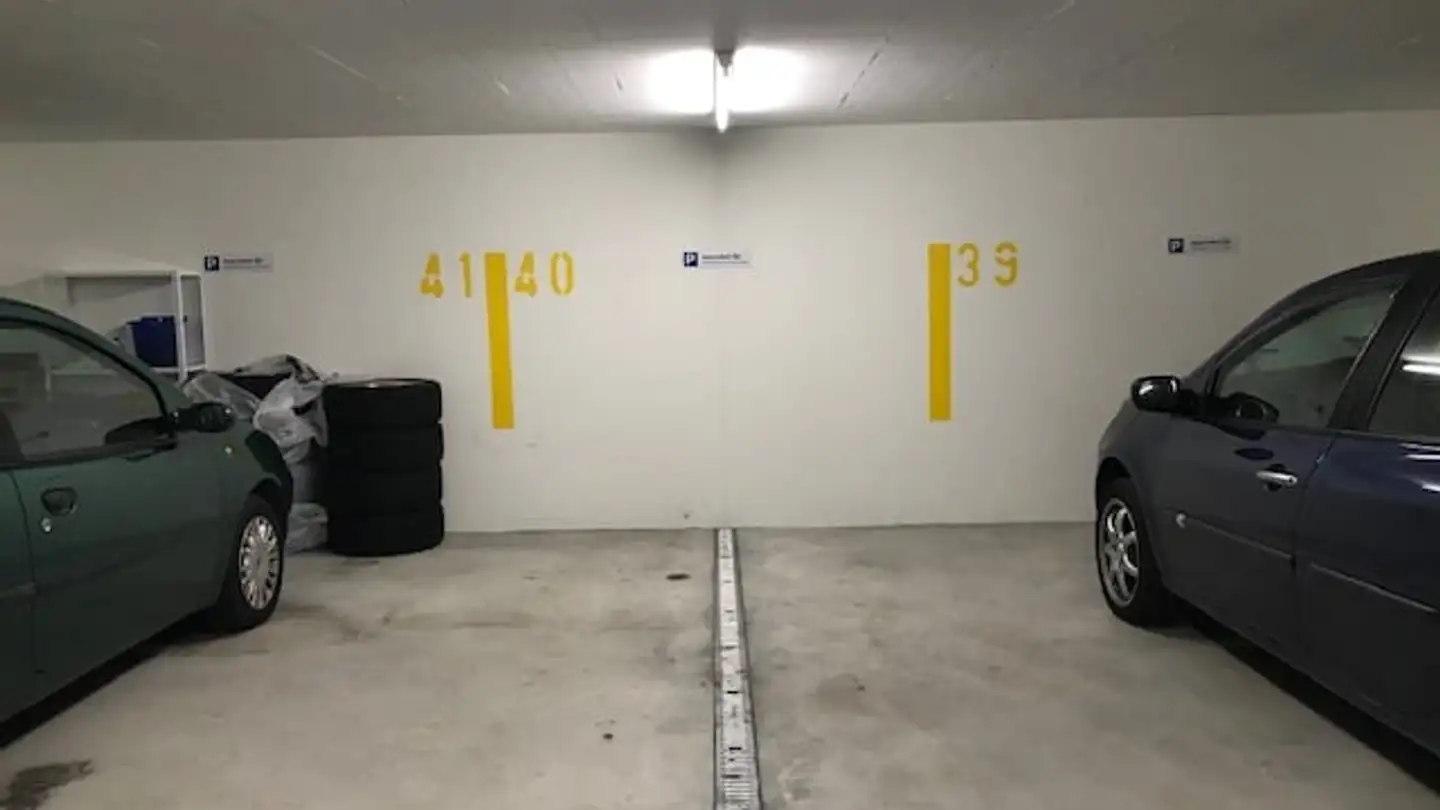 Place de parking souterraine à louer - Brunngasse 4, 8451 Kleinandelfingen - Photo 2