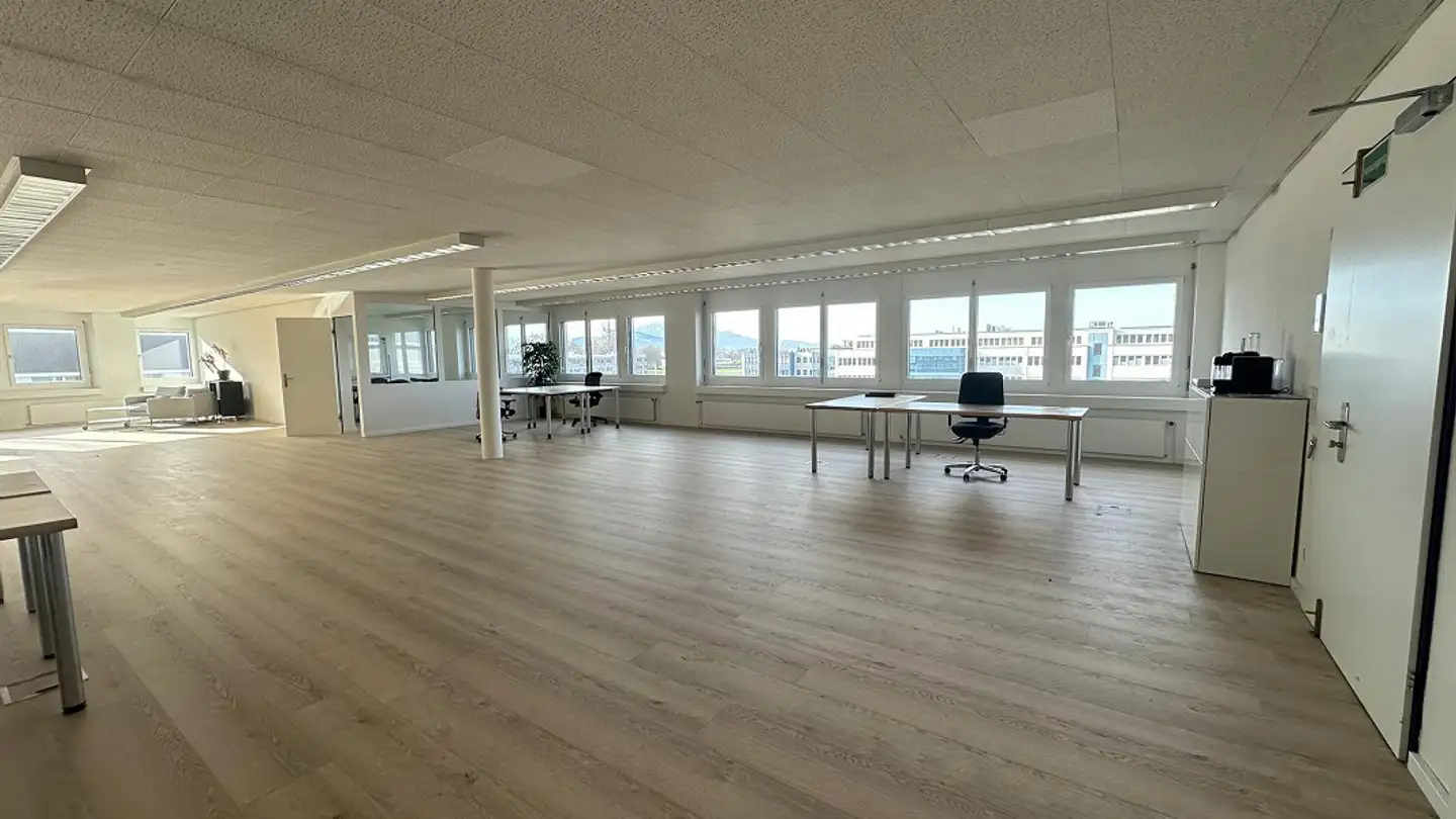 Office space for rent - Sumpfstrasse 7, 6312 Steinhausen